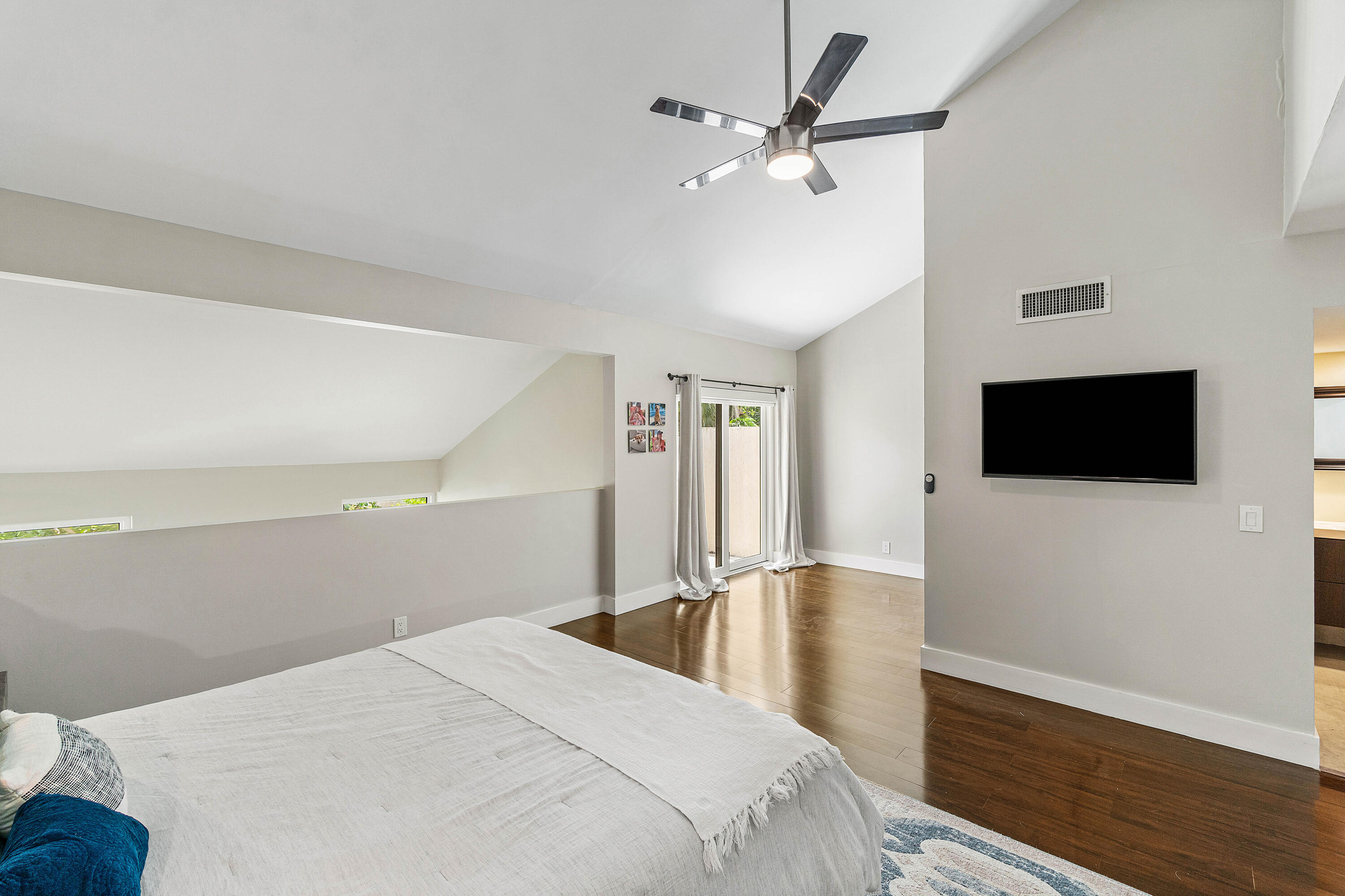 6044 Glendale Drive