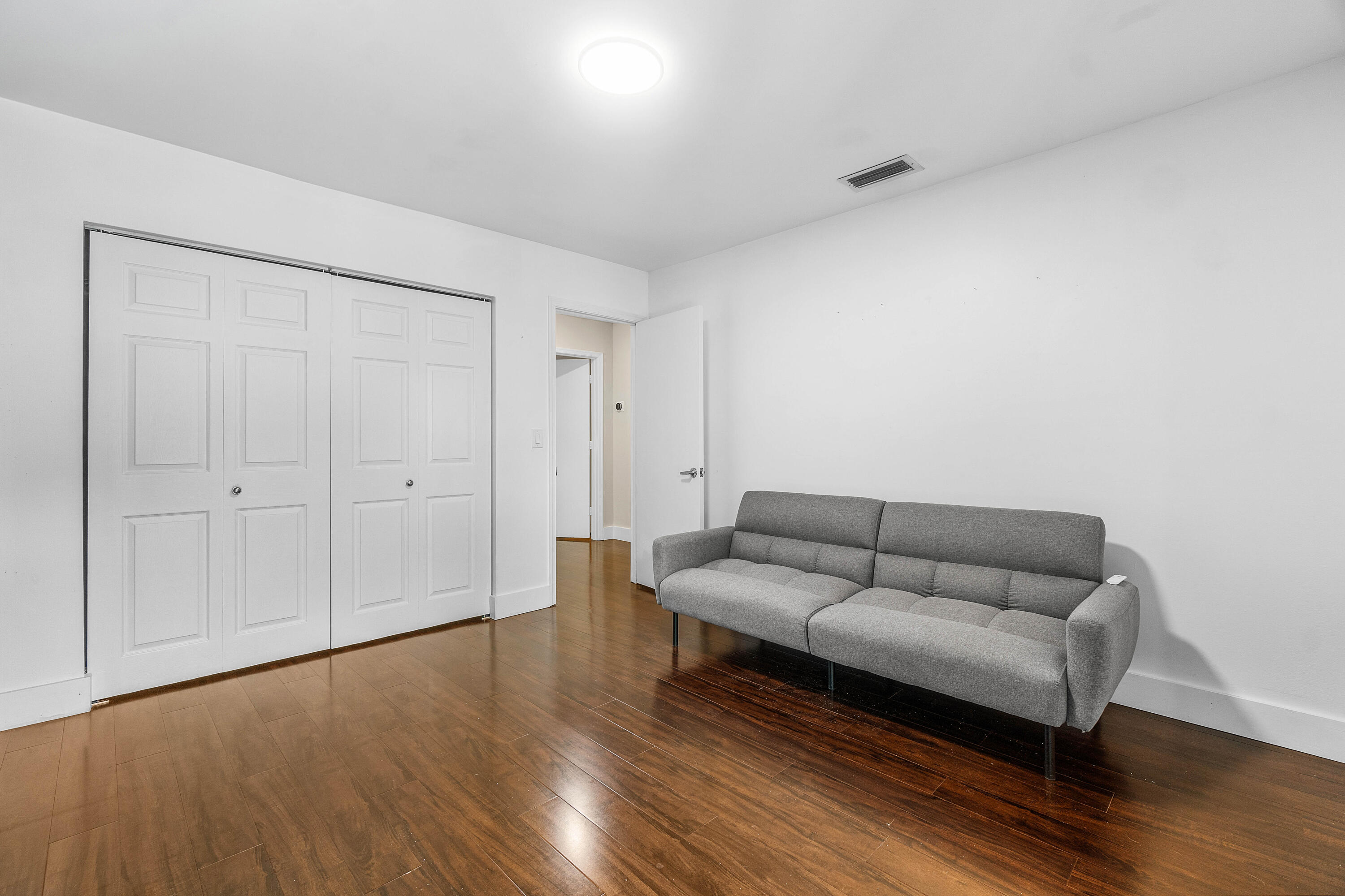 6044 Glendale Drive