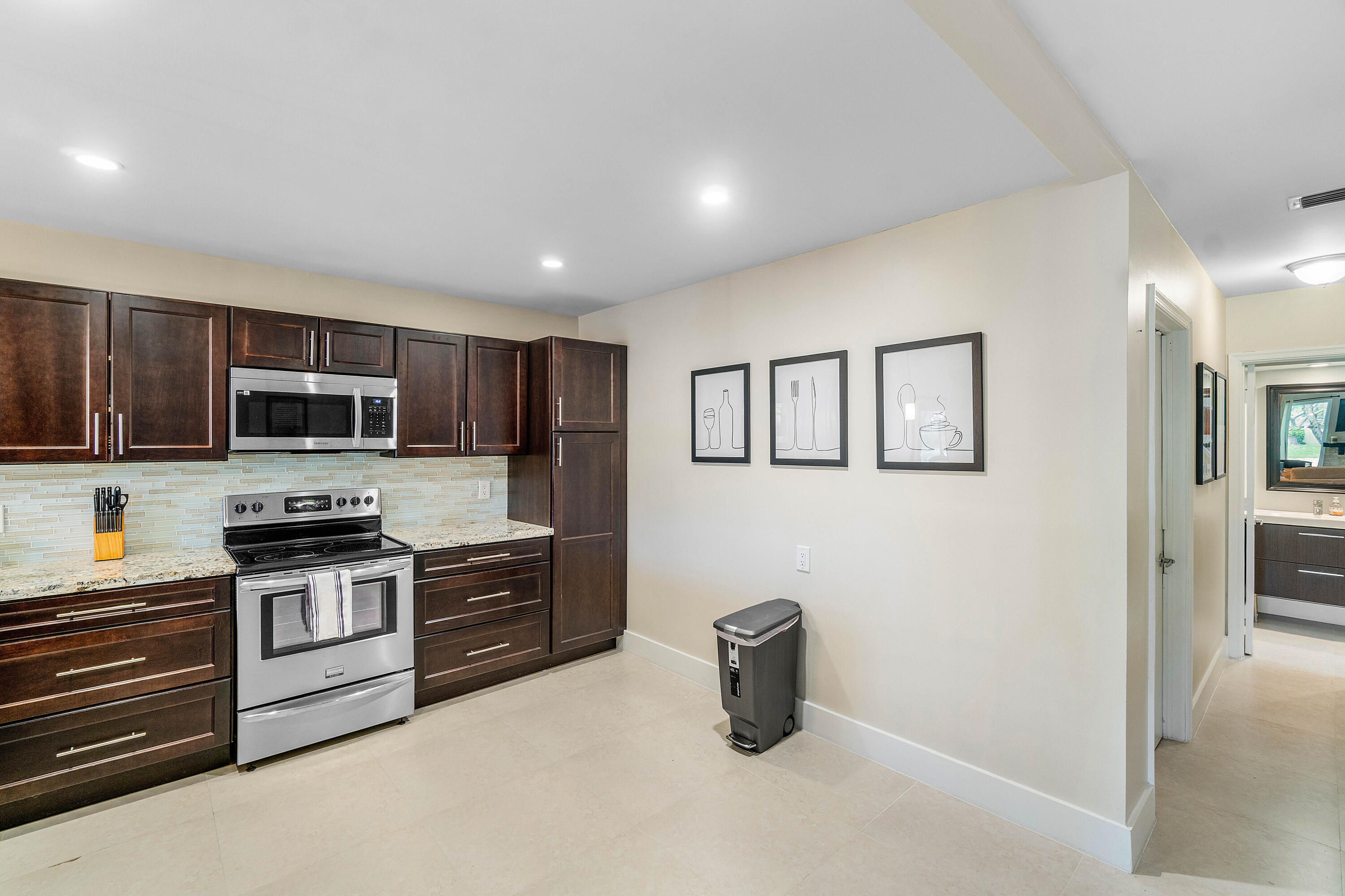 6044 Glendale Drive