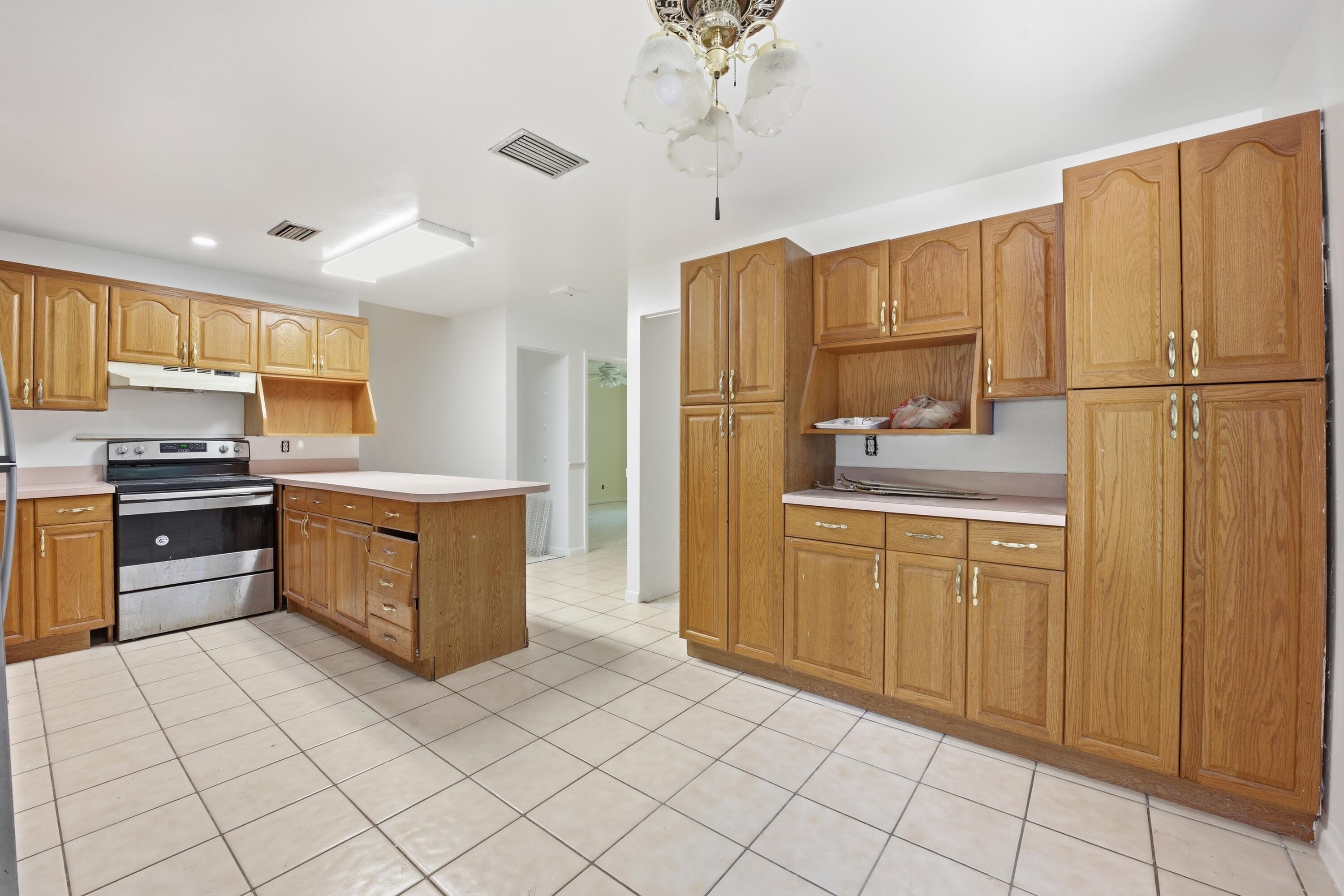 2260 NW 40th Terrace