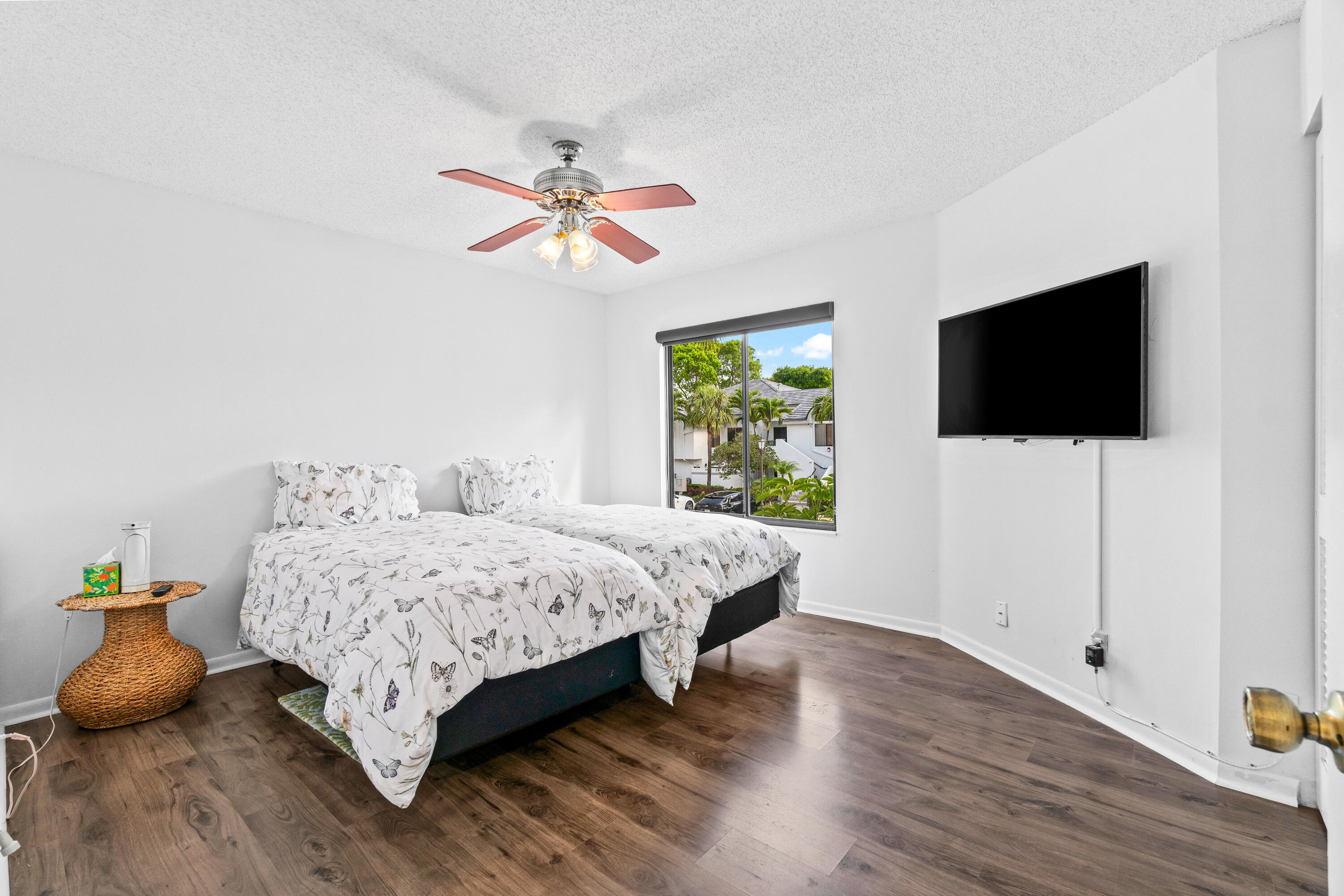 7533 Glendevon Lane 905