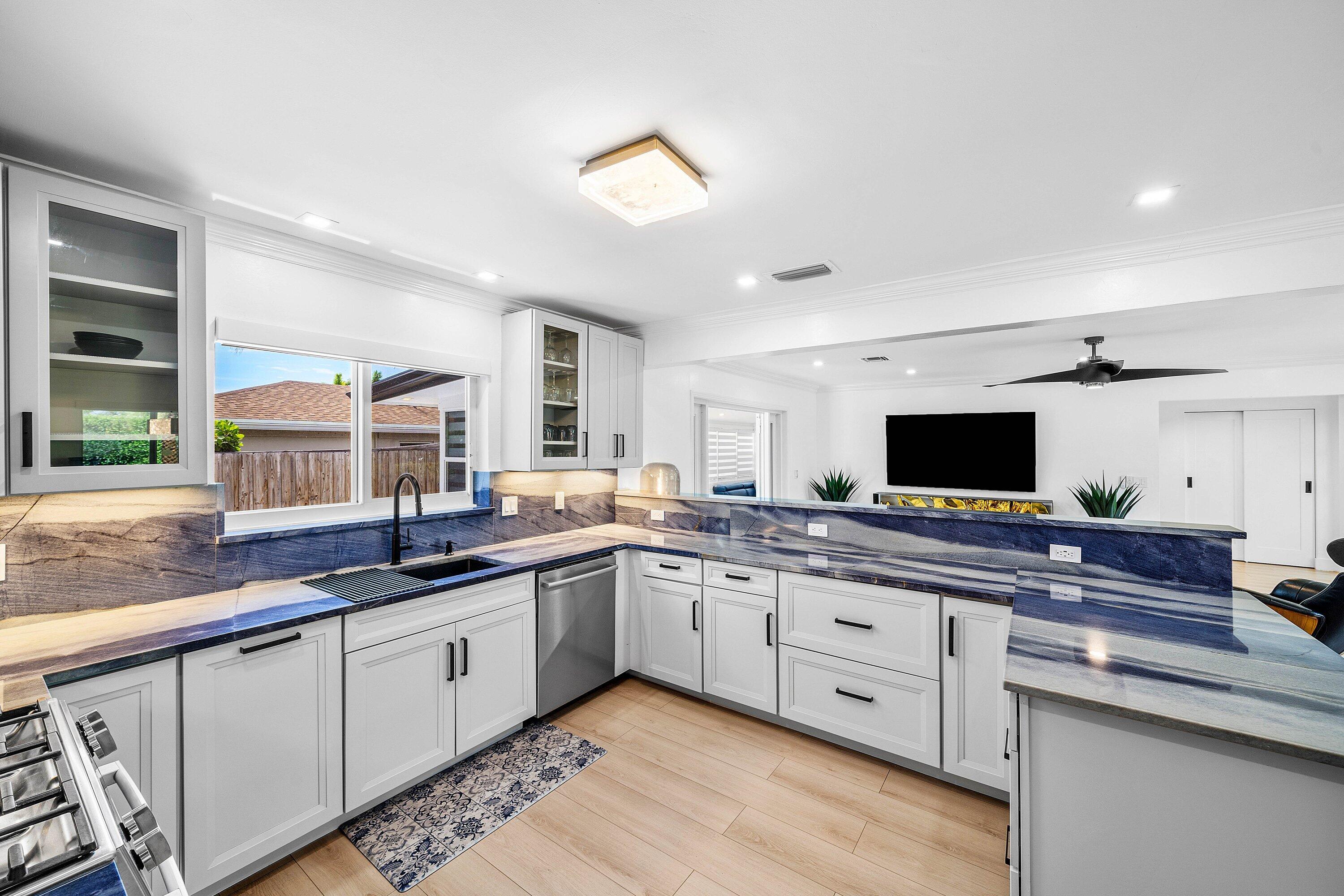 2866 SW 8th Street