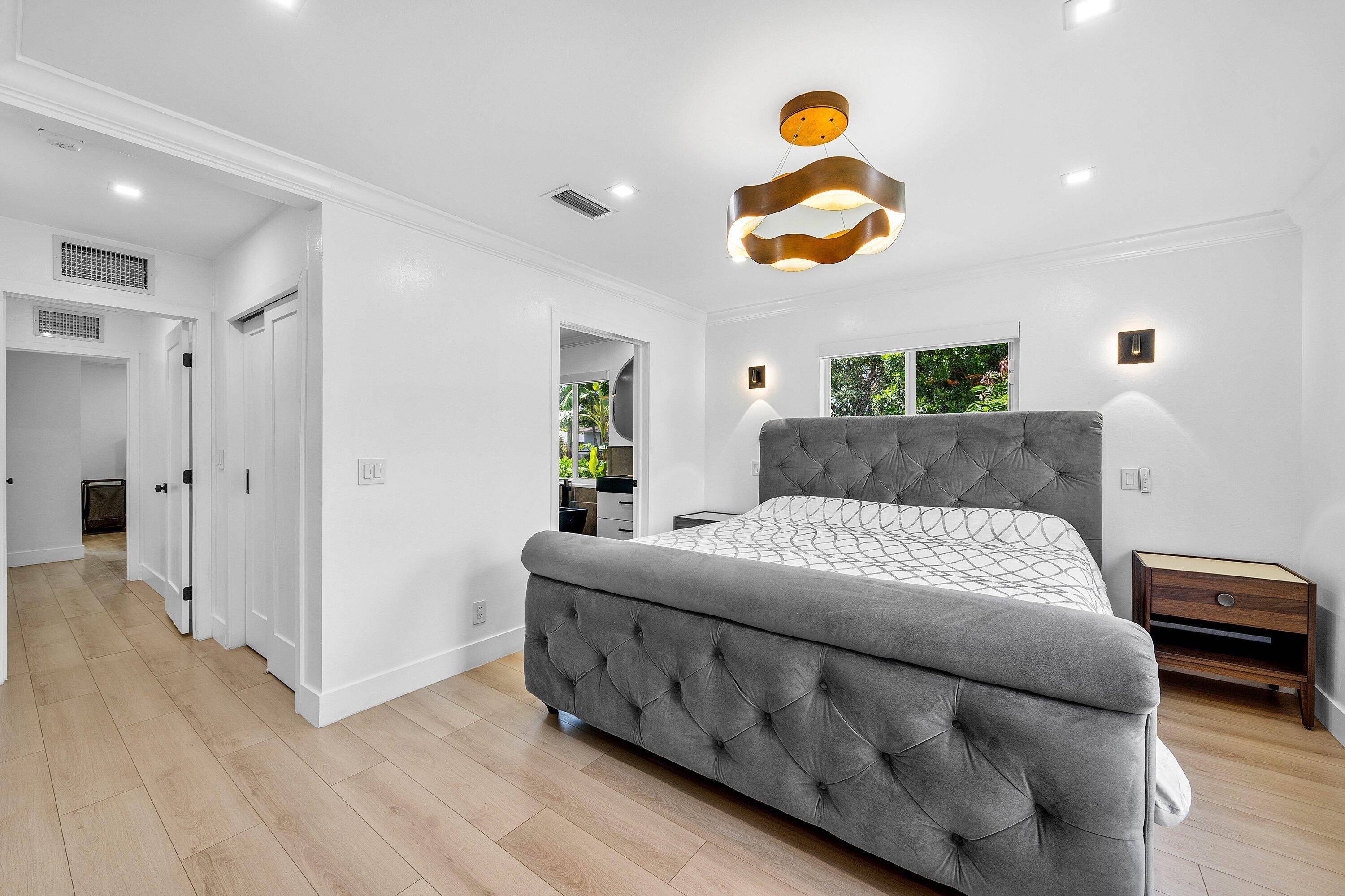 2866 SW 8th Street