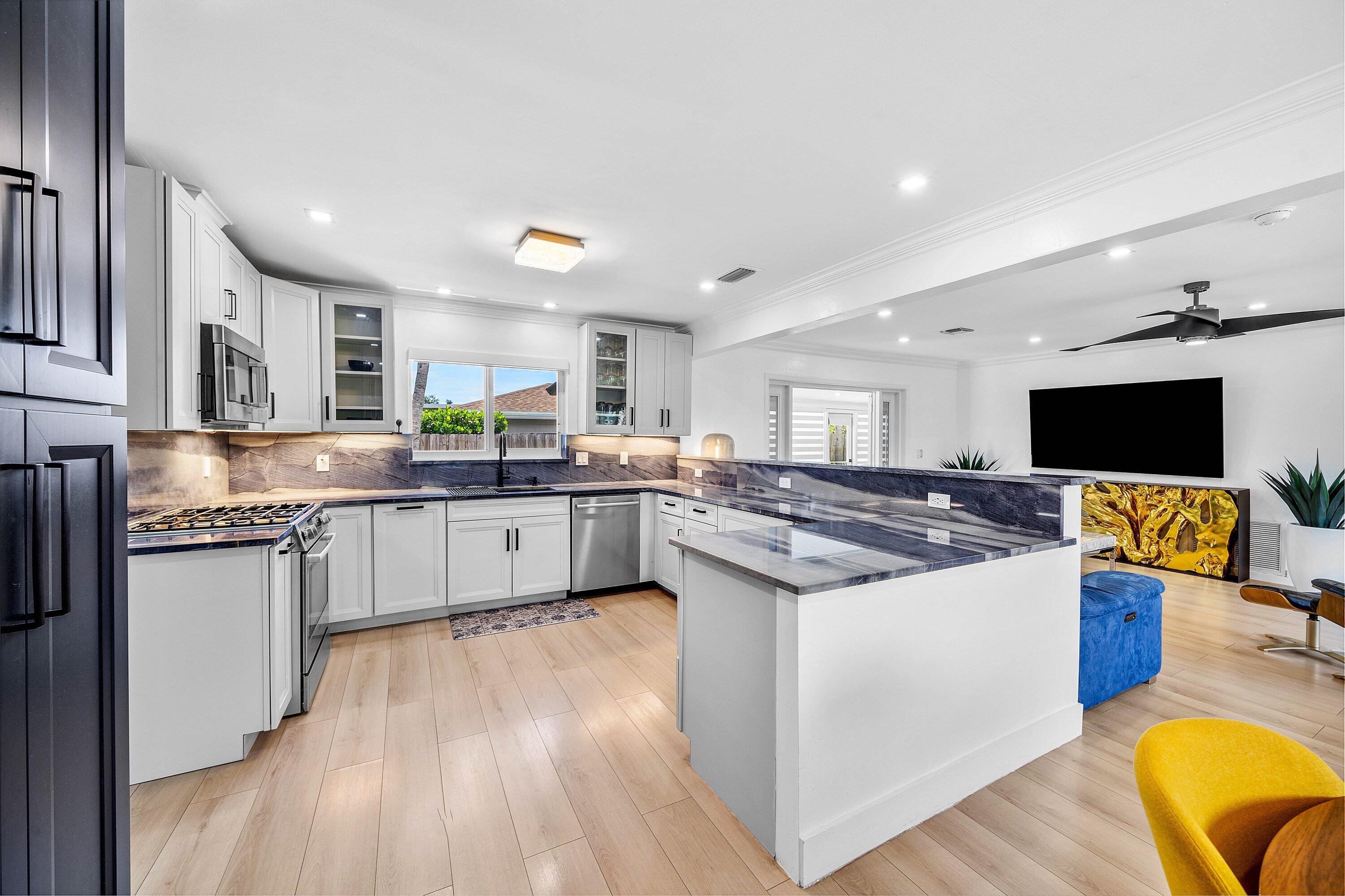 2866 SW 8th Street