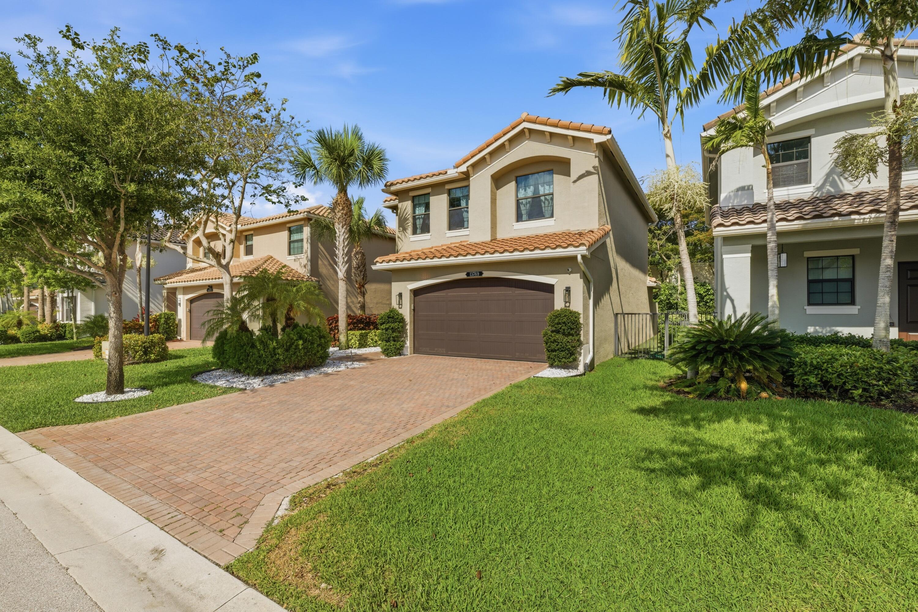13769 Moss Agate Avenue