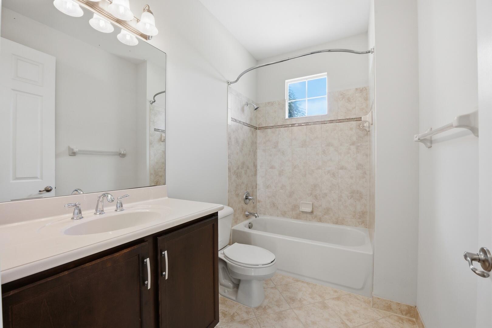 8268 Calabria Lakes Drive