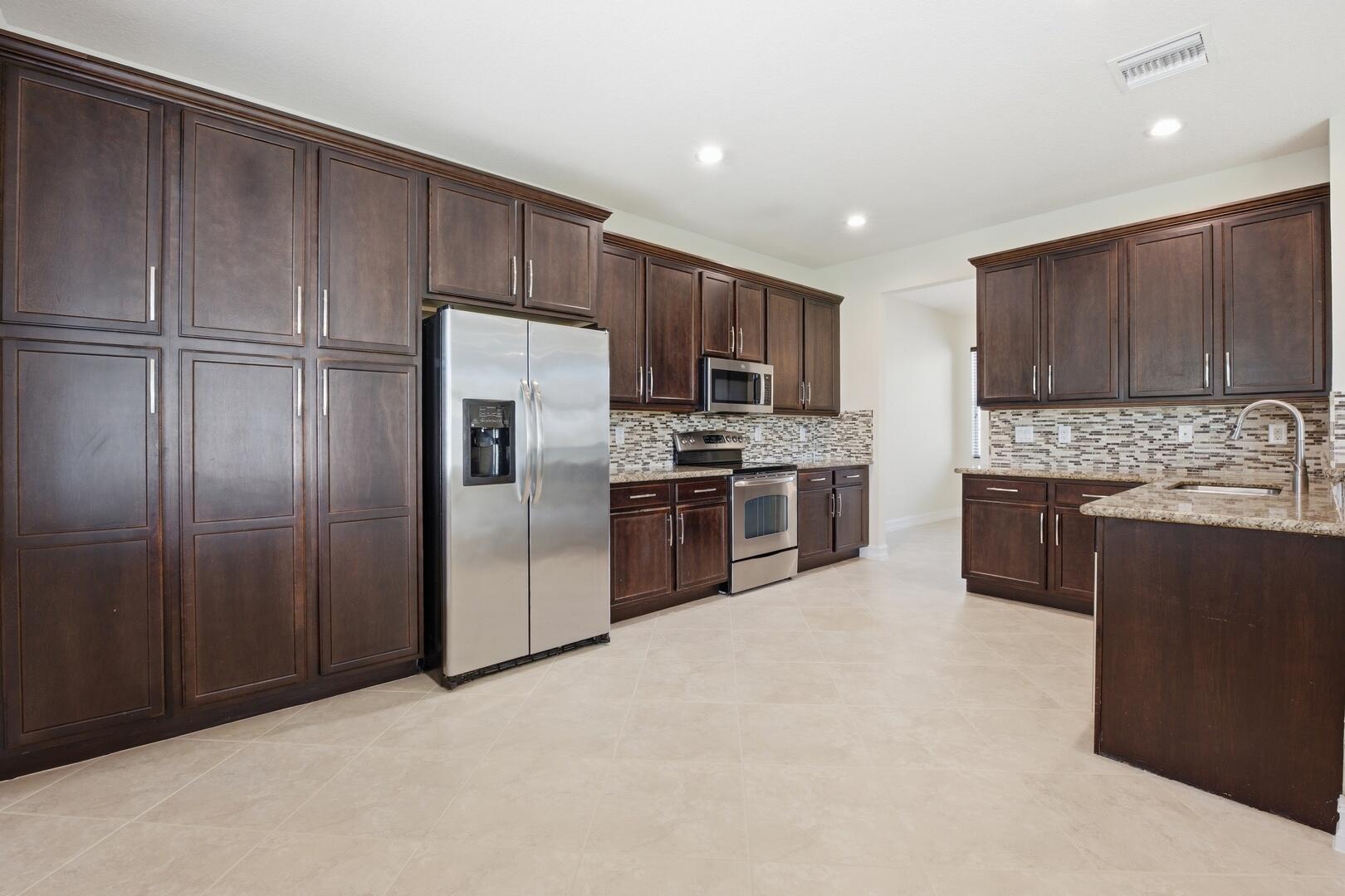 8268 Calabria Lakes Drive