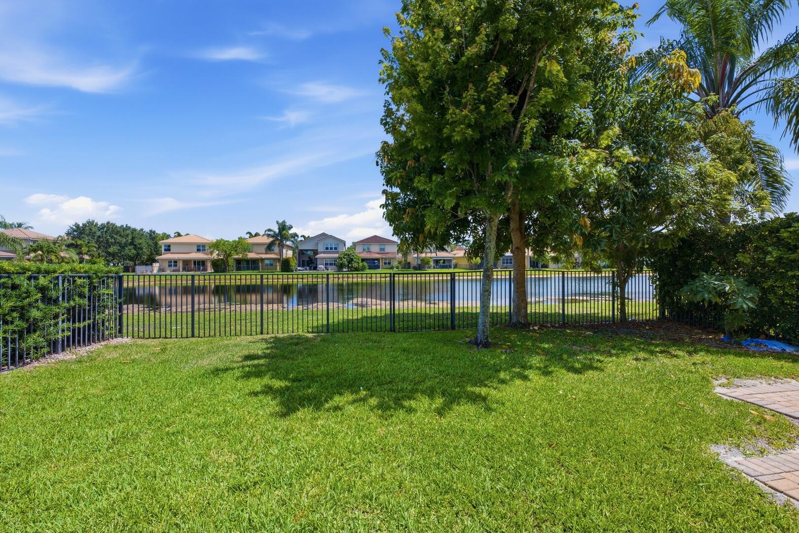 8268 Calabria Lakes Drive