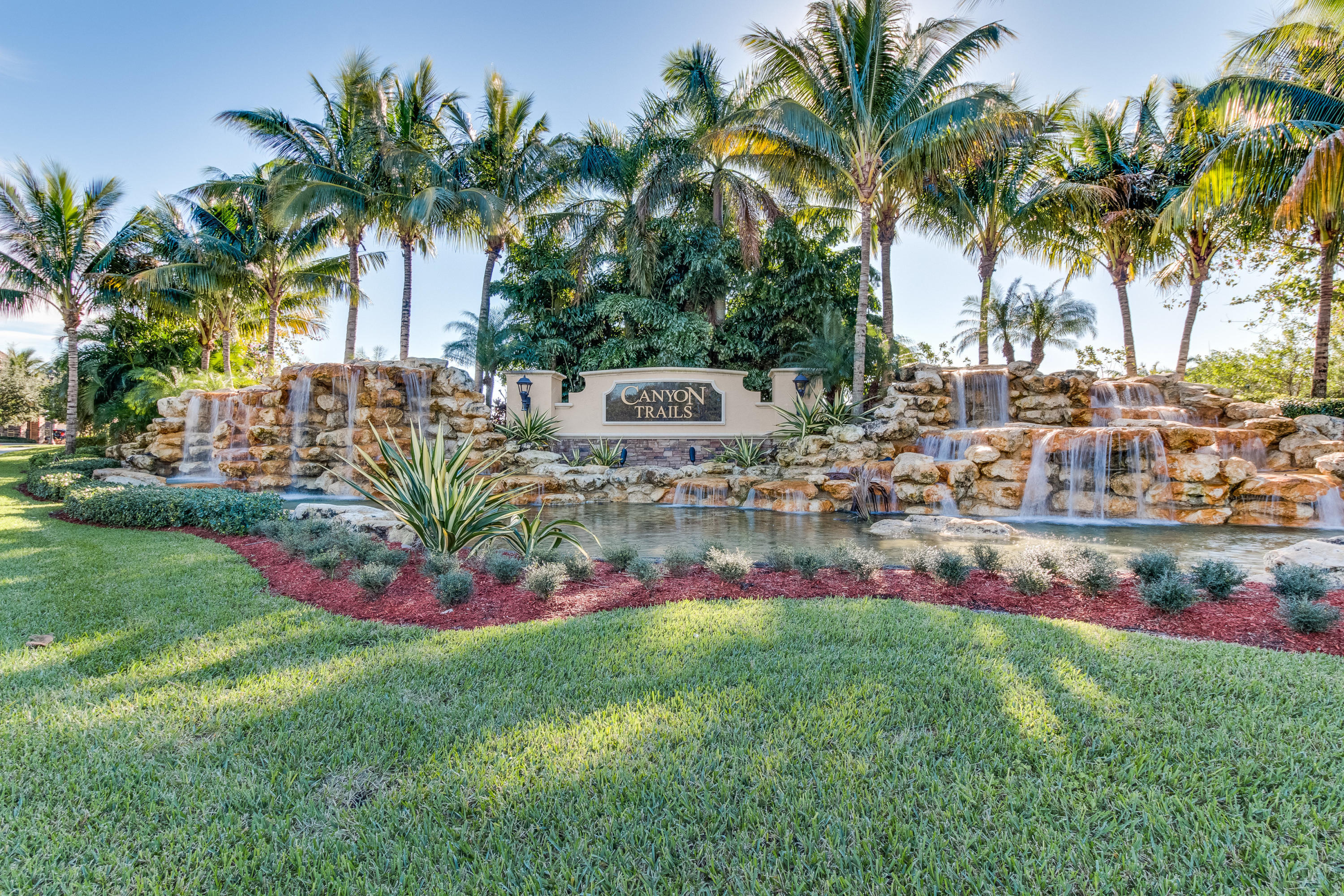 8268 Calabria Lakes Drive