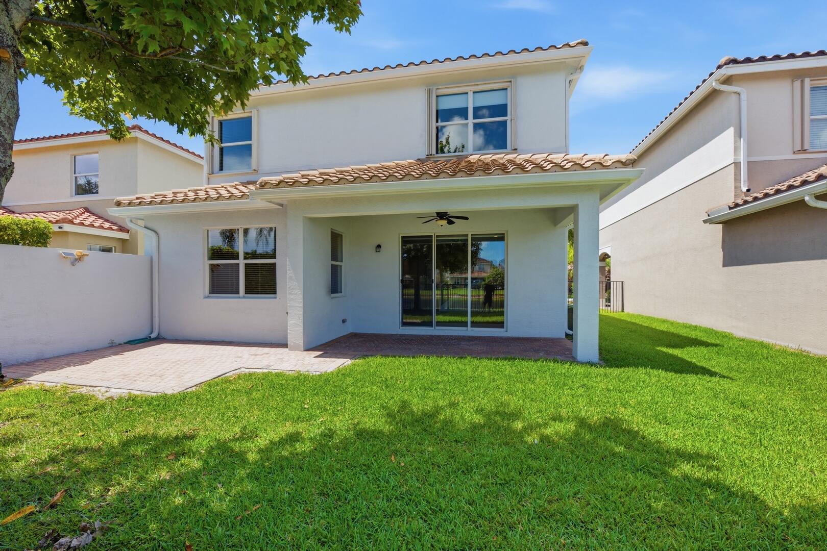 8268 Calabria Lakes Drive