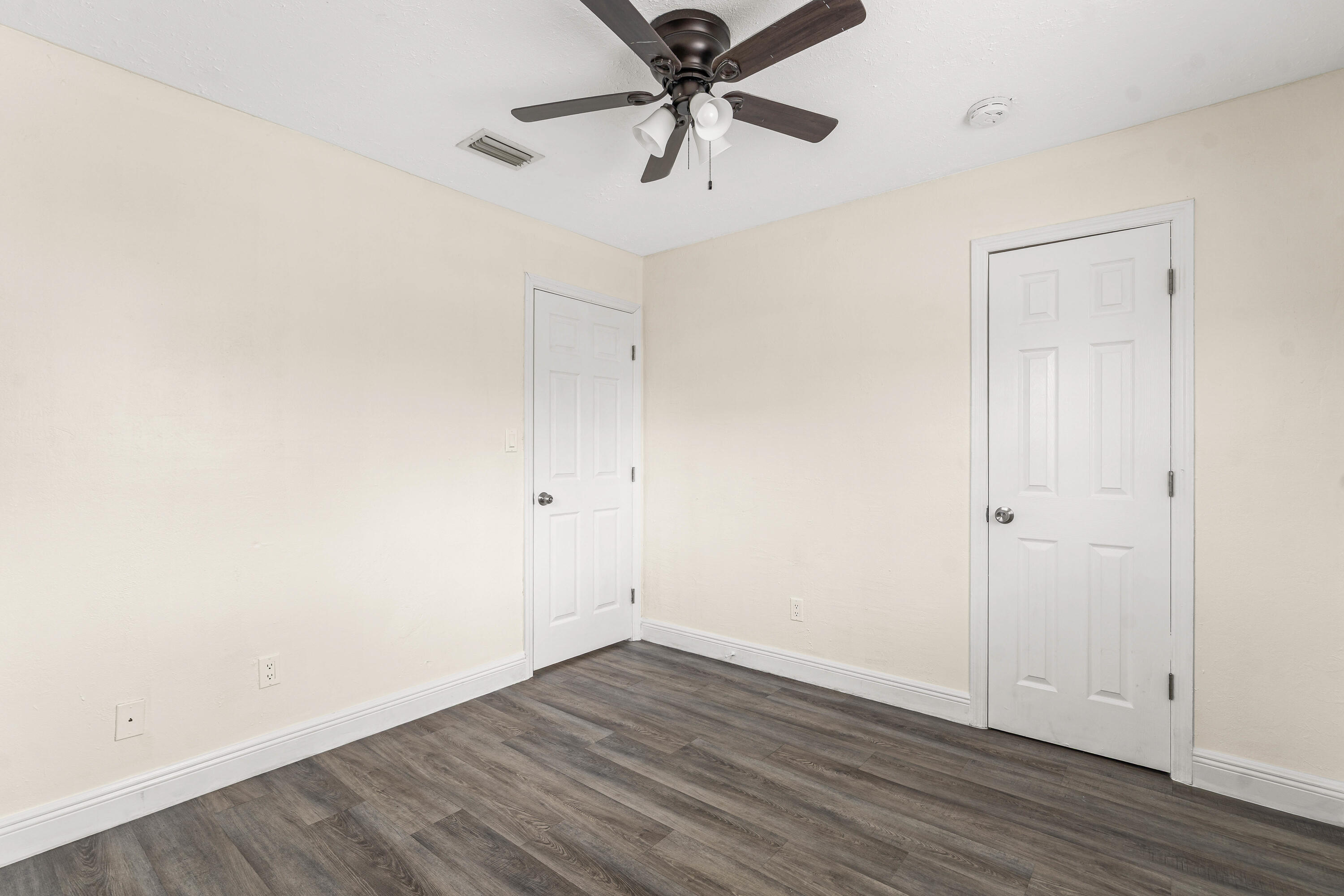 1205 Ave K