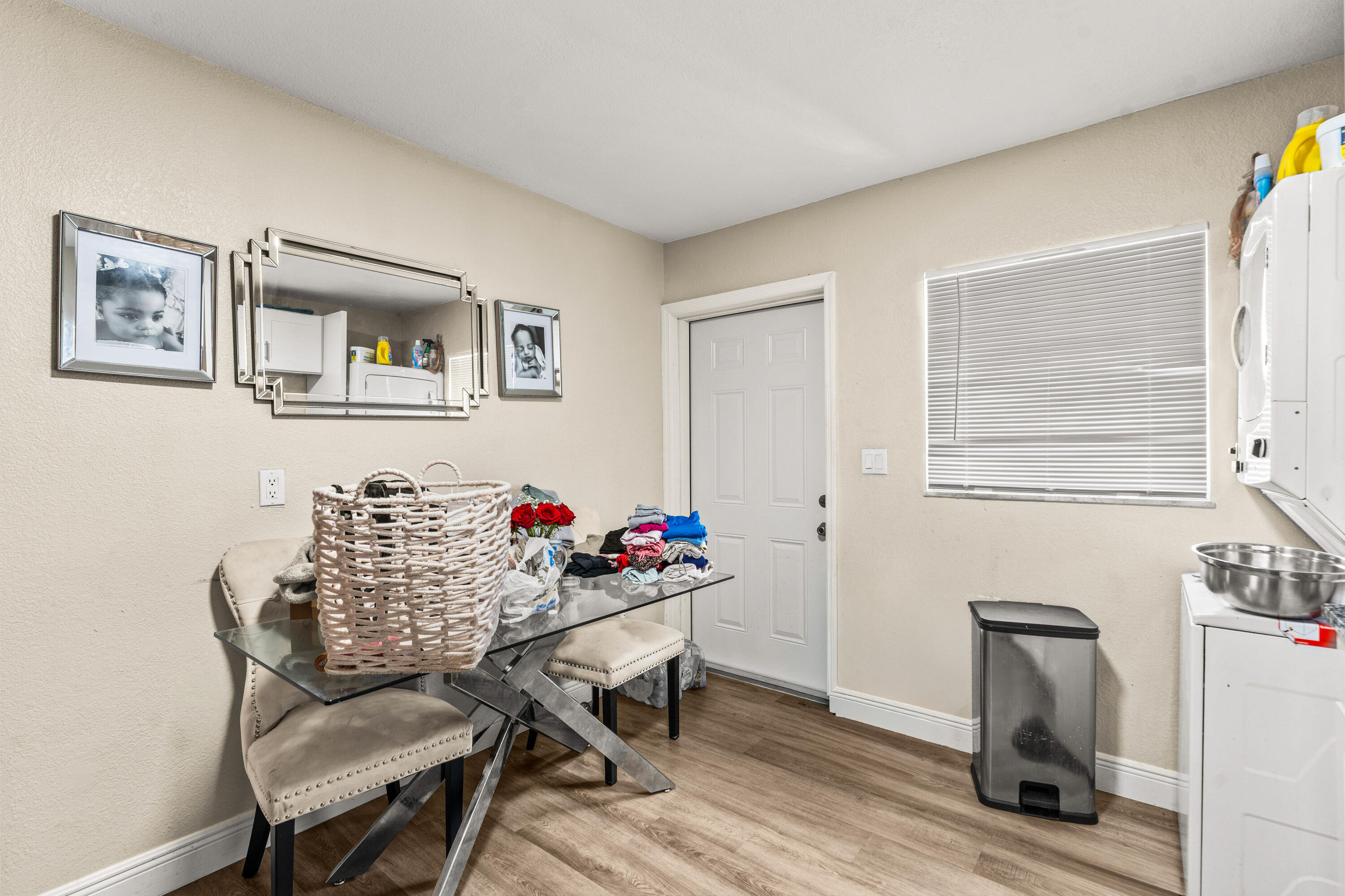 1205 Ave K