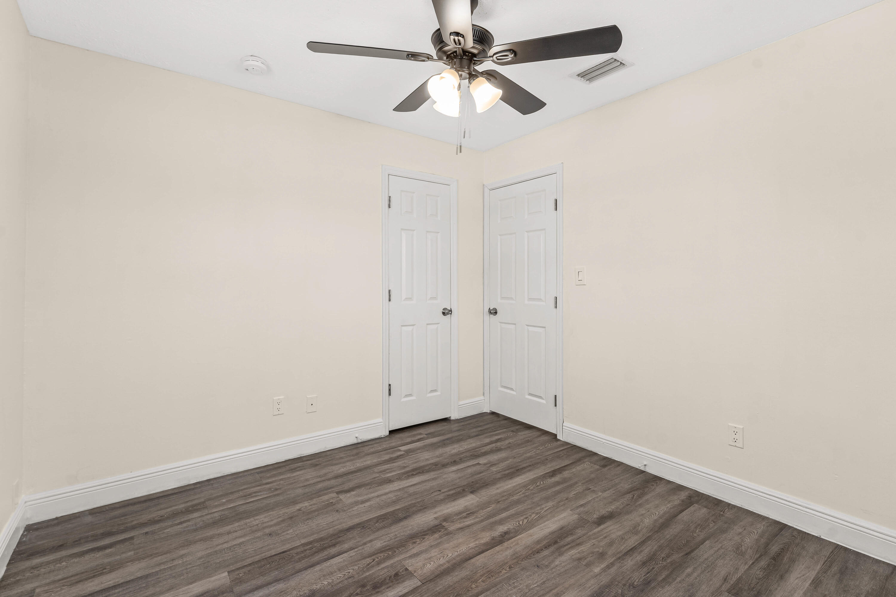 1205 Ave K