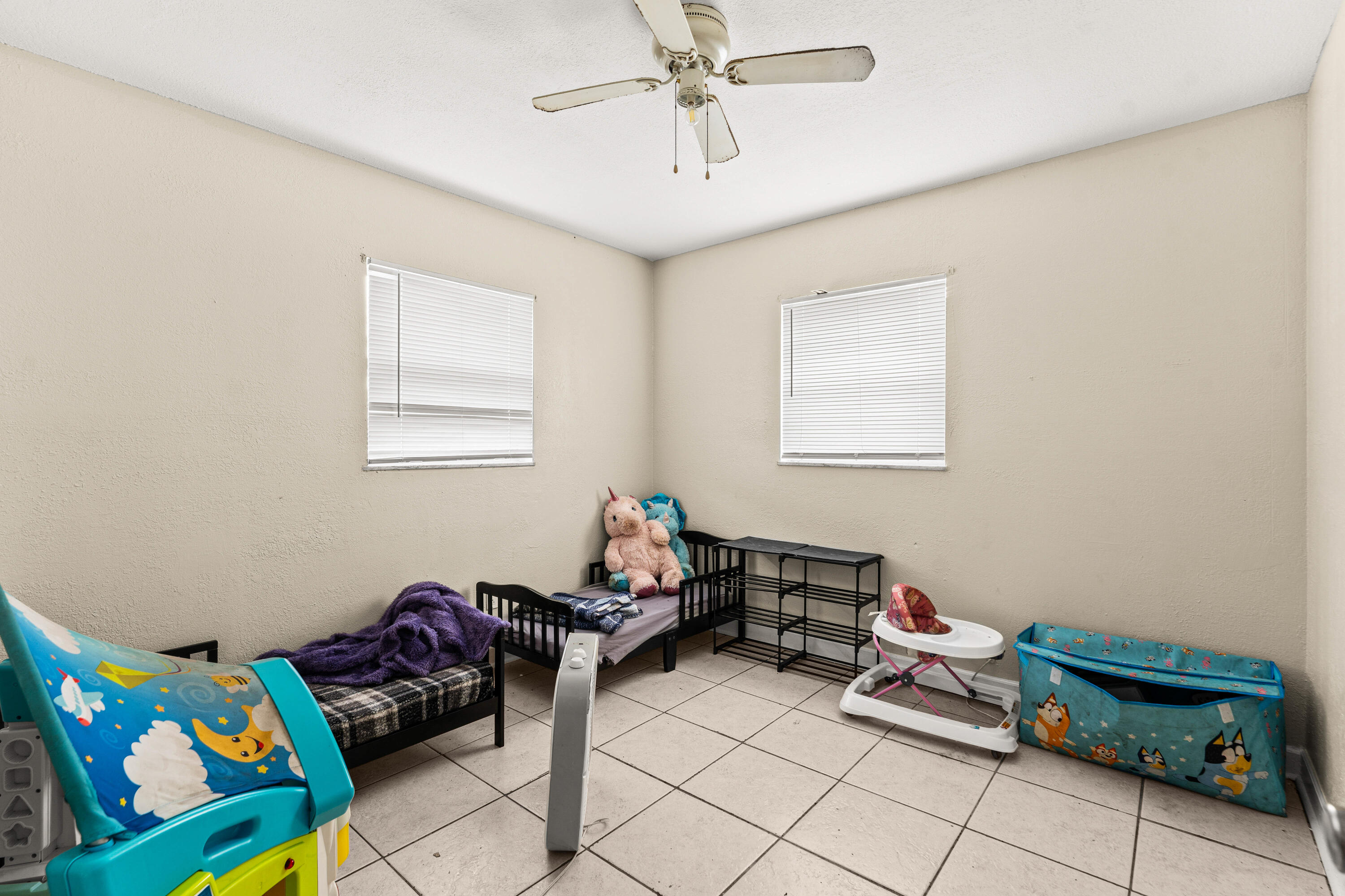 1205 Ave K