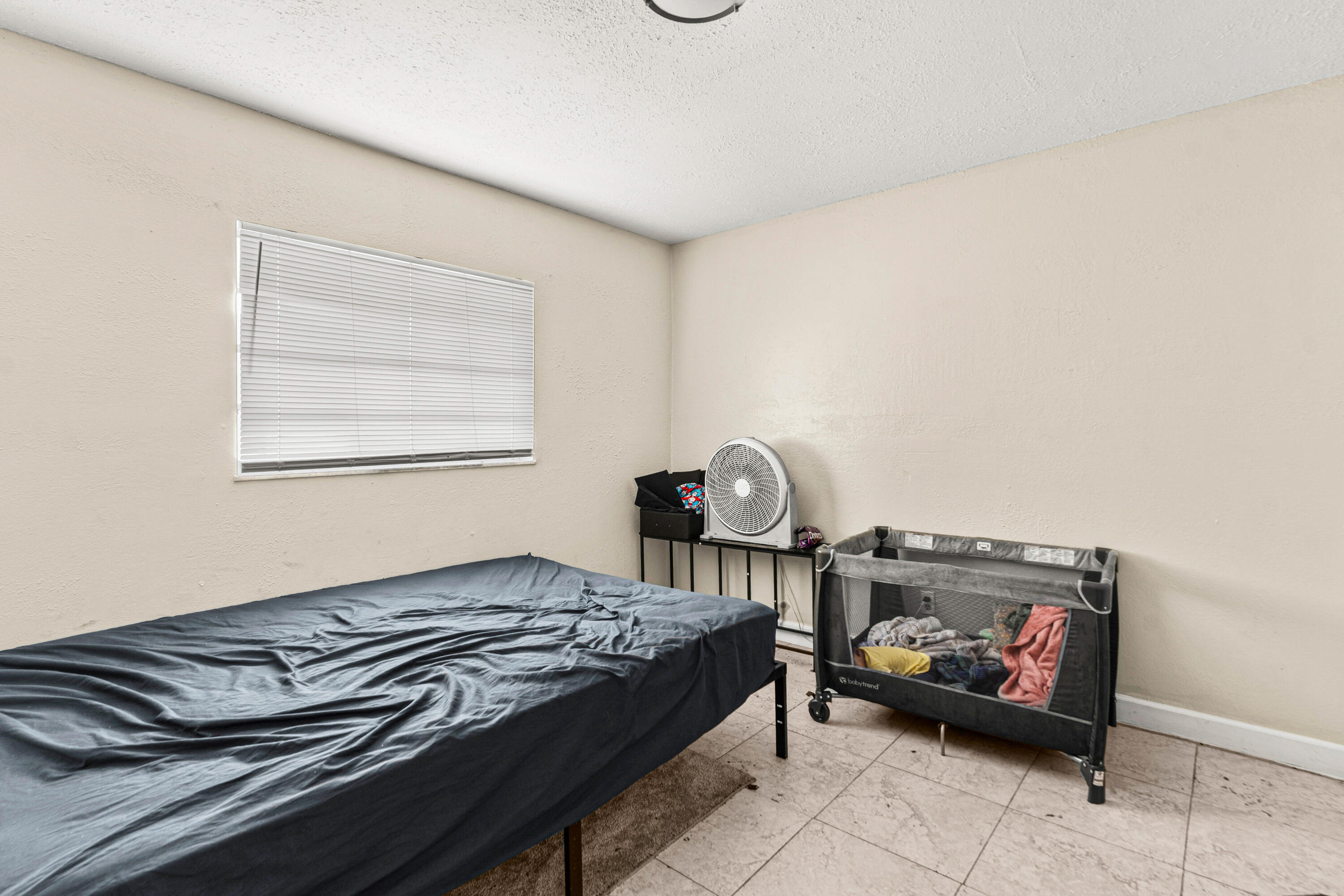 1205 Ave K
