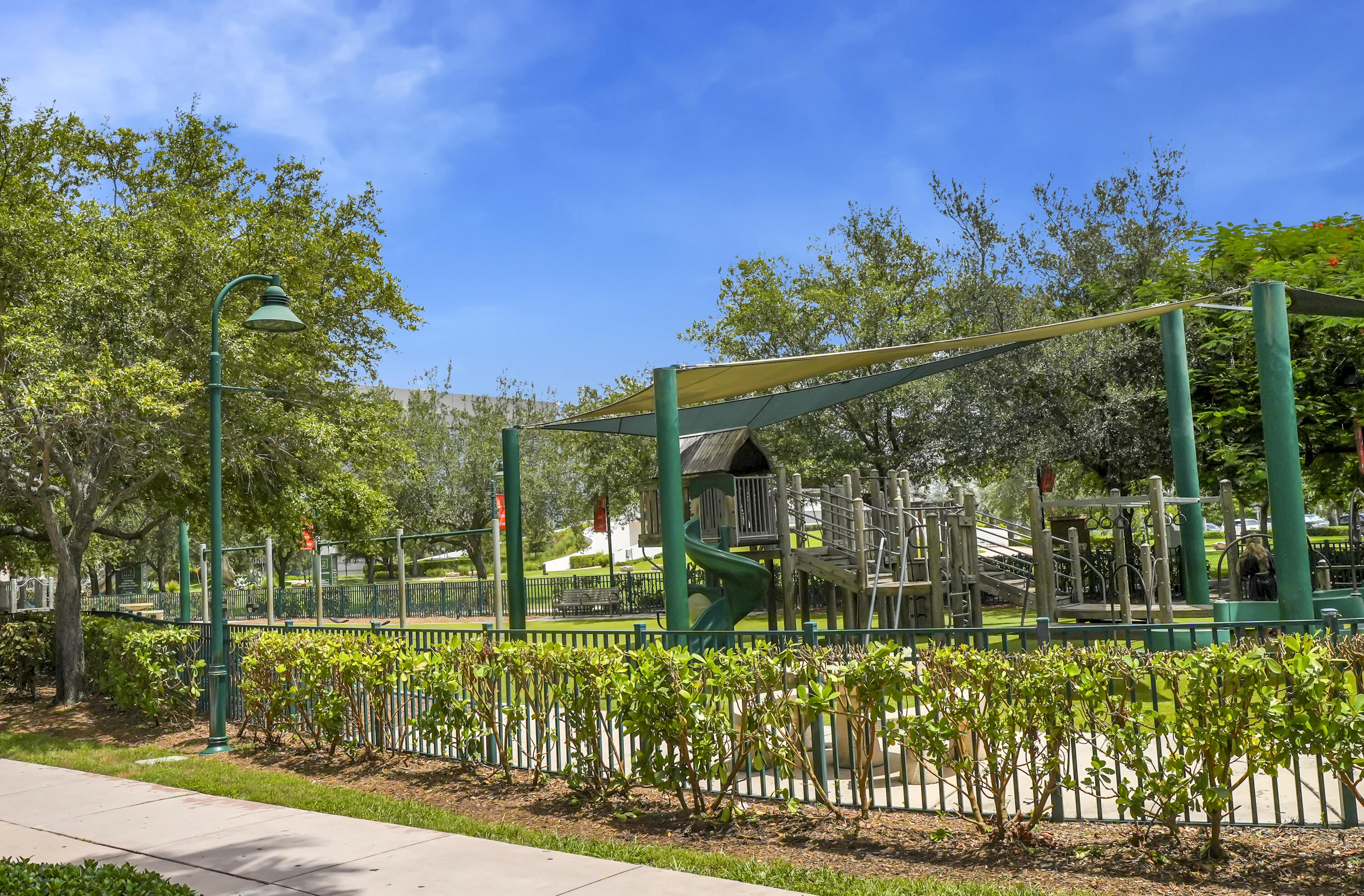 4716 NW 84th Court