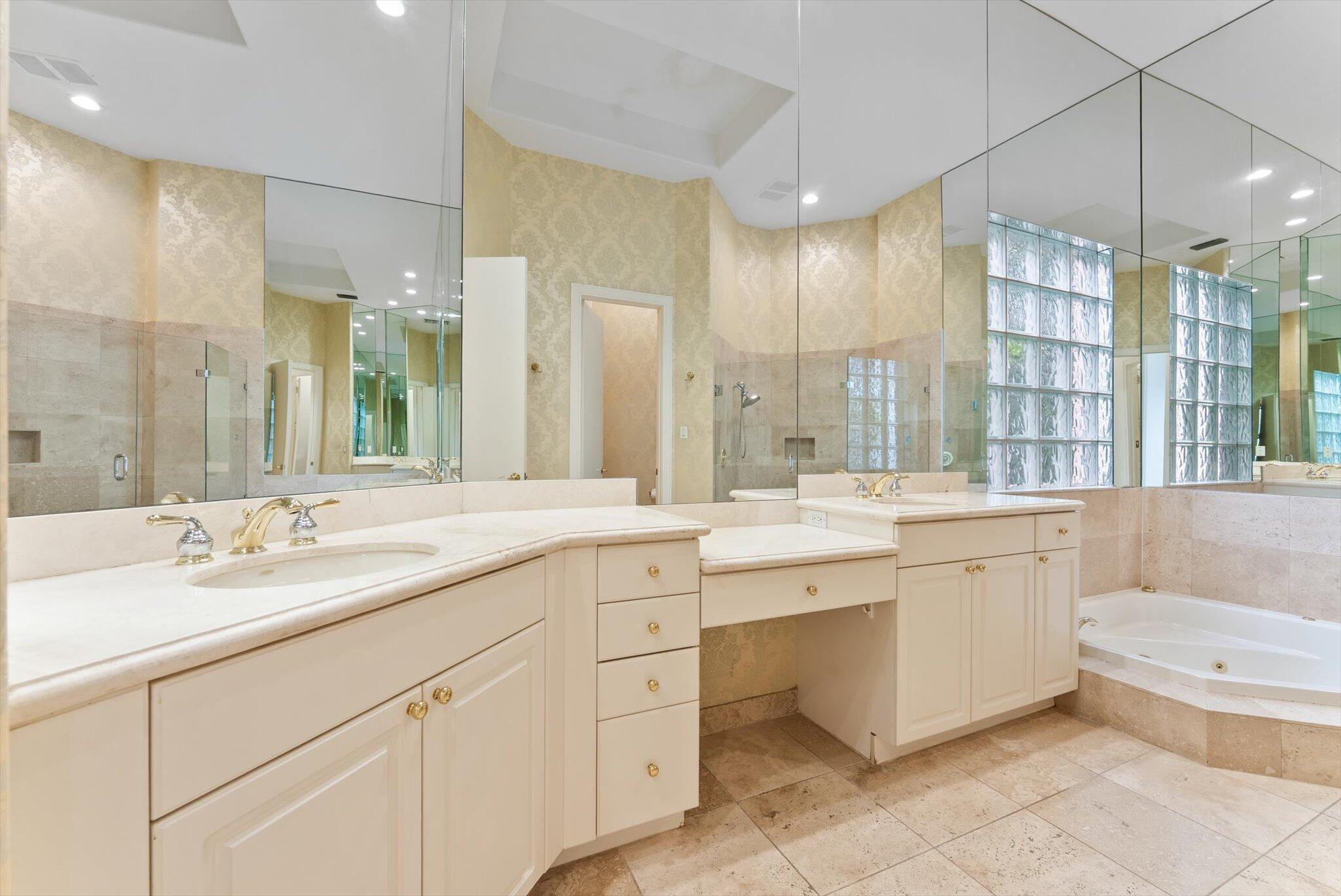 7081 Mallorca Crescent