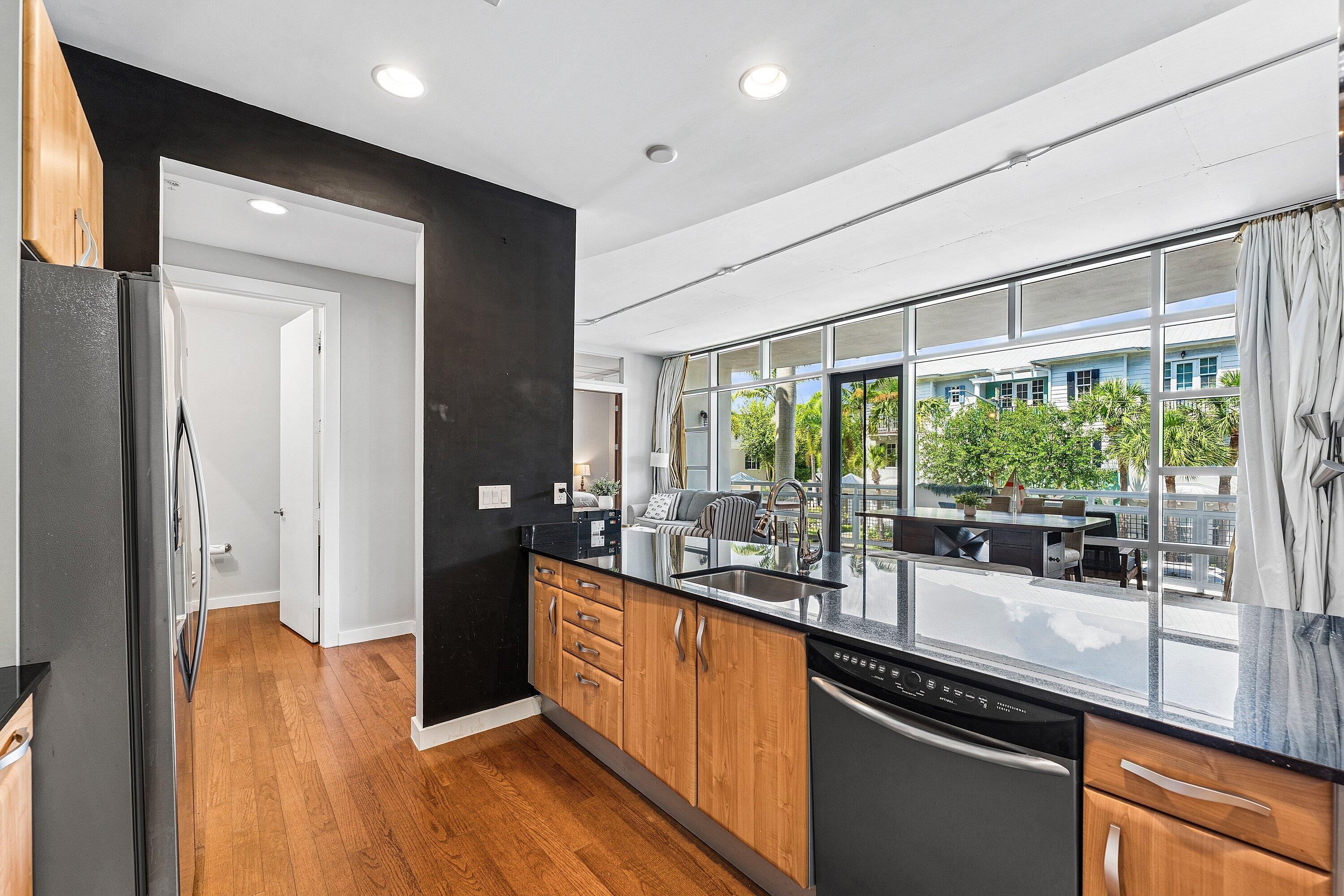 335 SE 6th Avenue