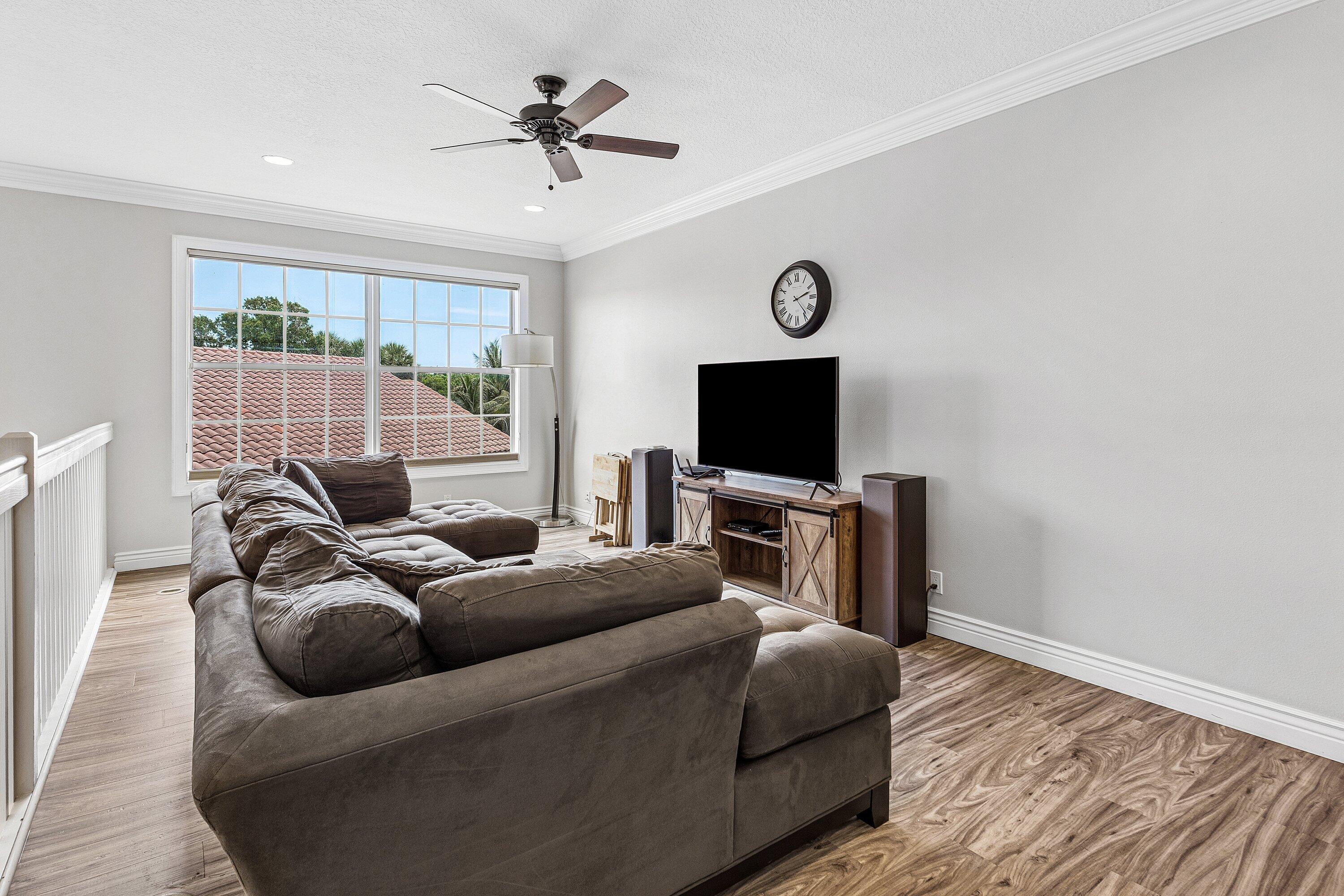 9861 Cobblestone Creek