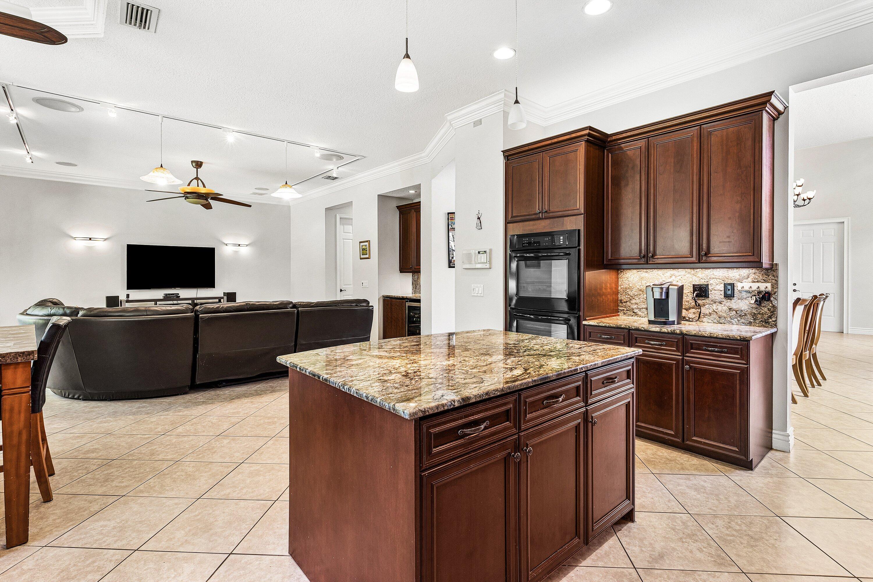 9861 Cobblestone Creek