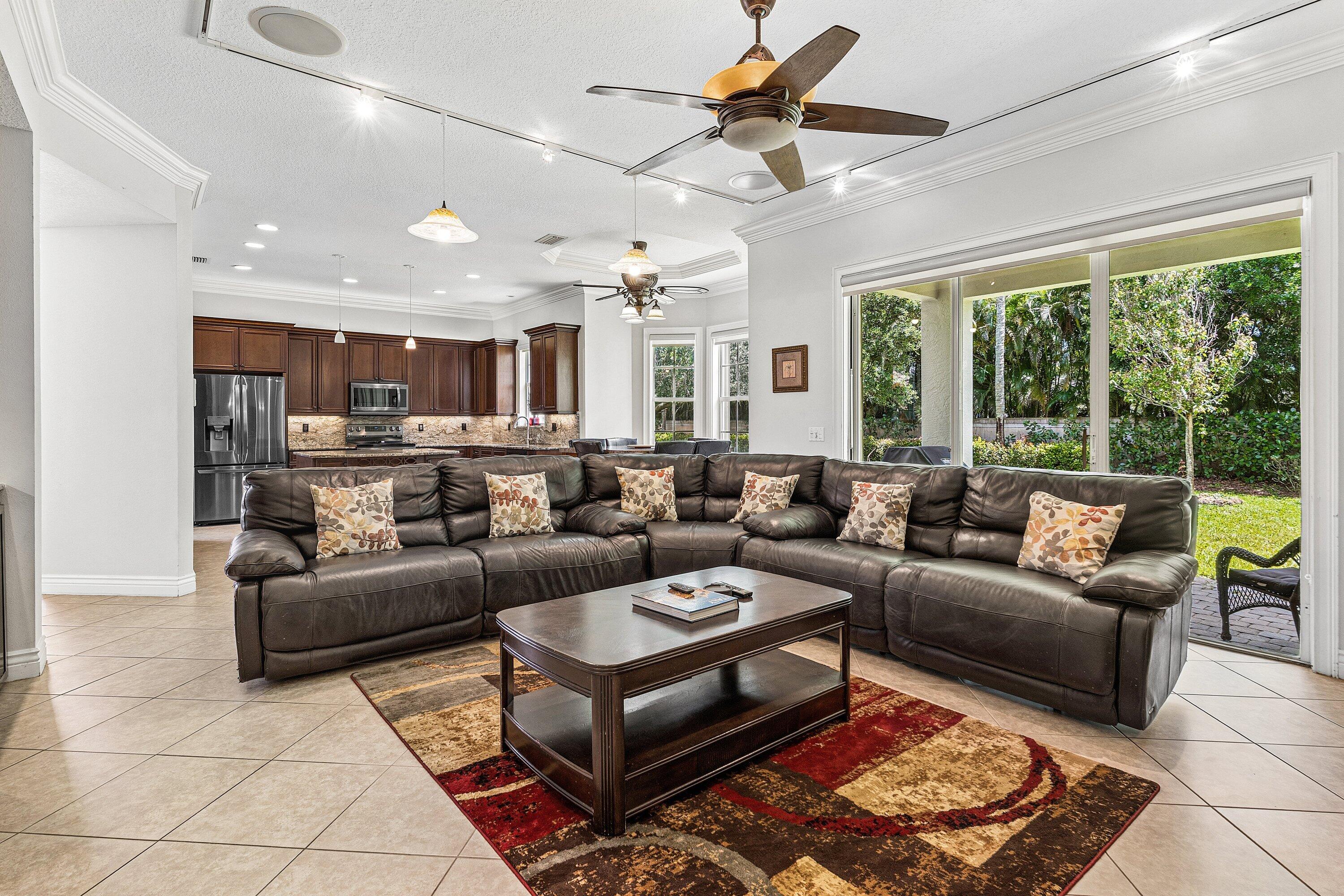 9861 Cobblestone Creek