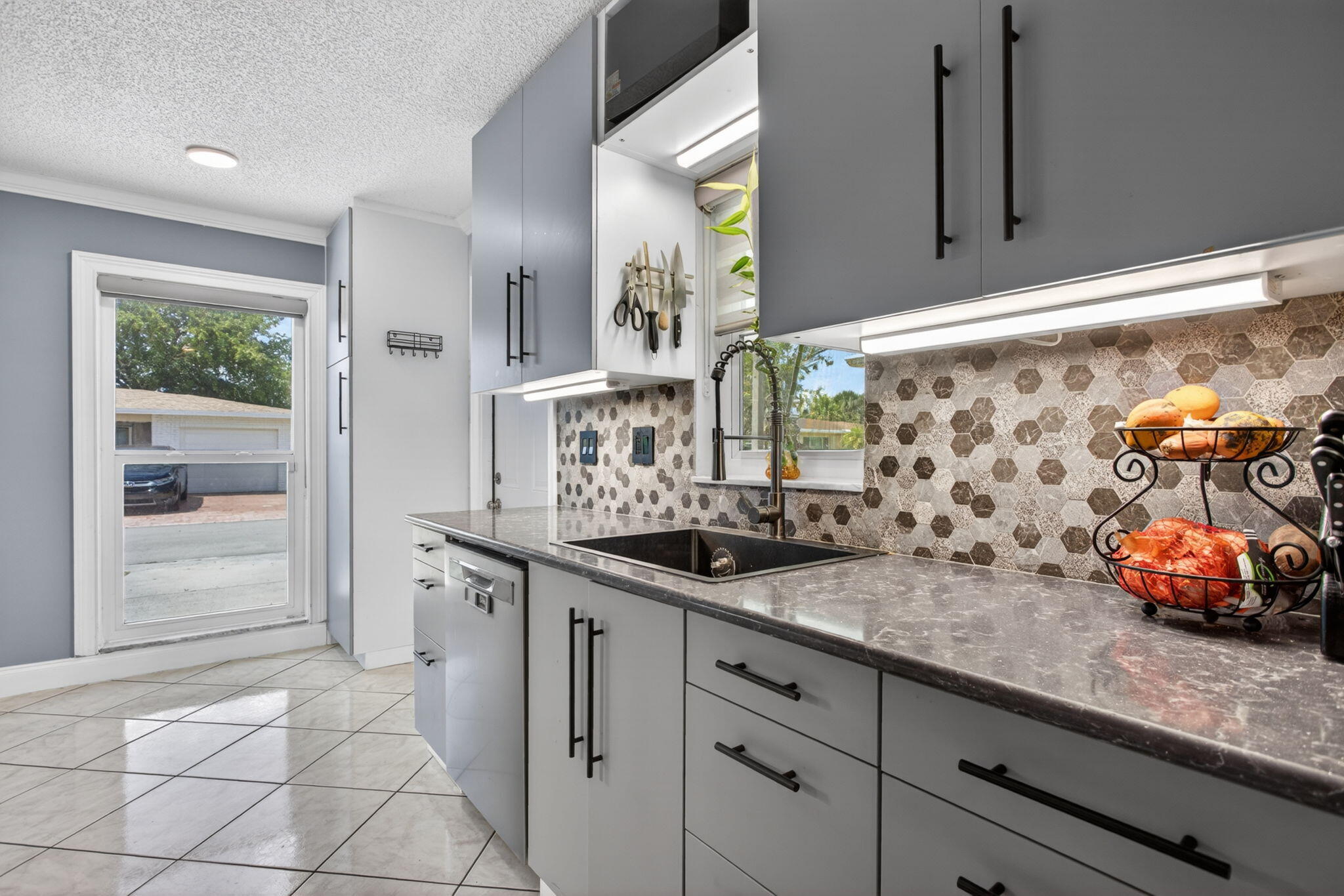 1601 NW 48th Place