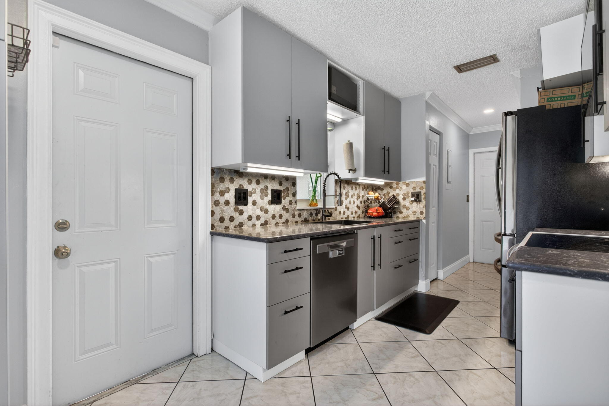 1601 NW 48th Place