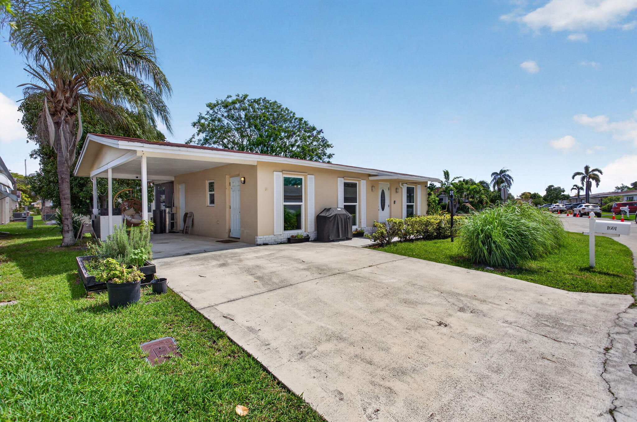 1601 NW 48th Place