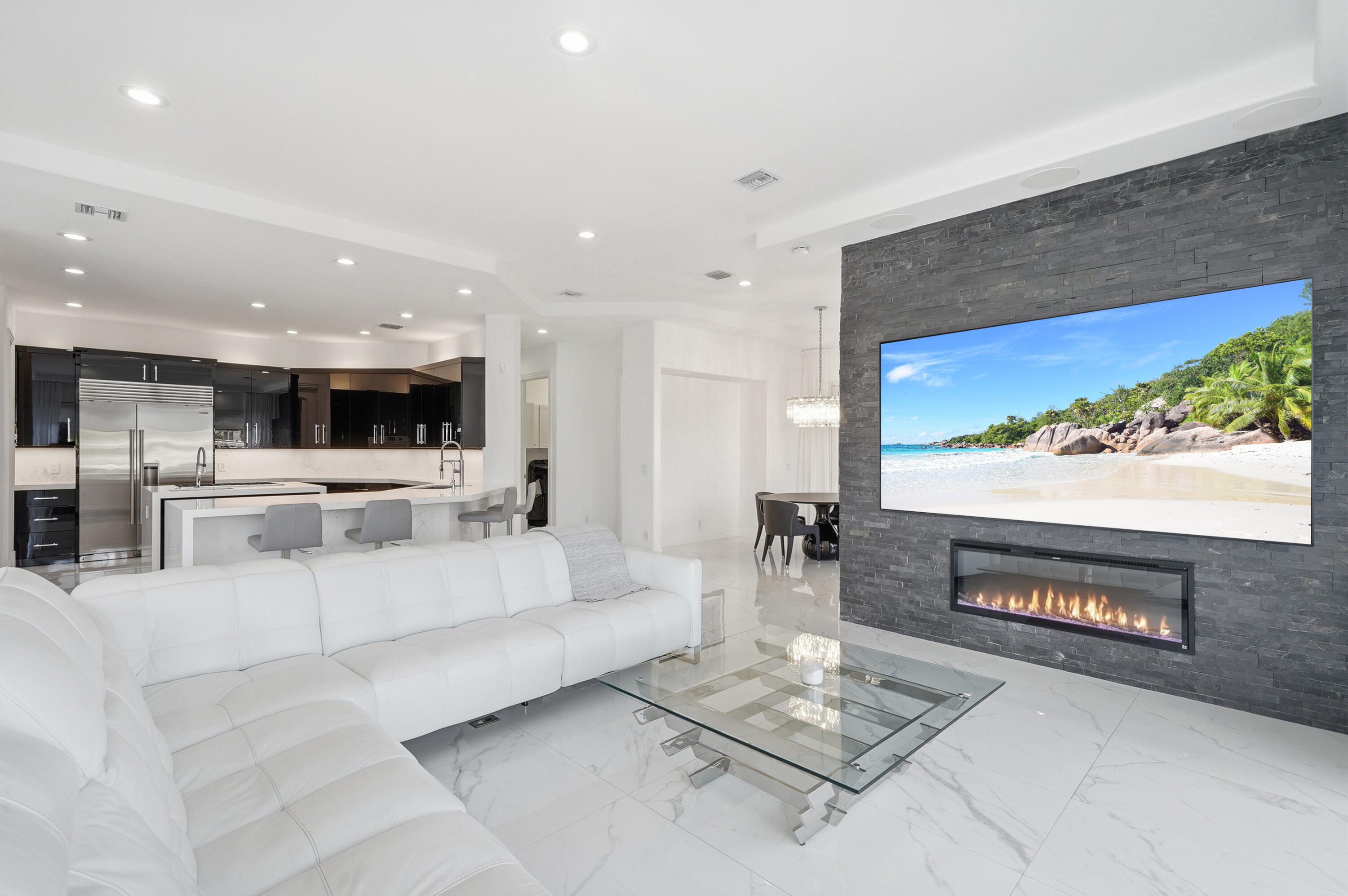 5600 Coastal Drive