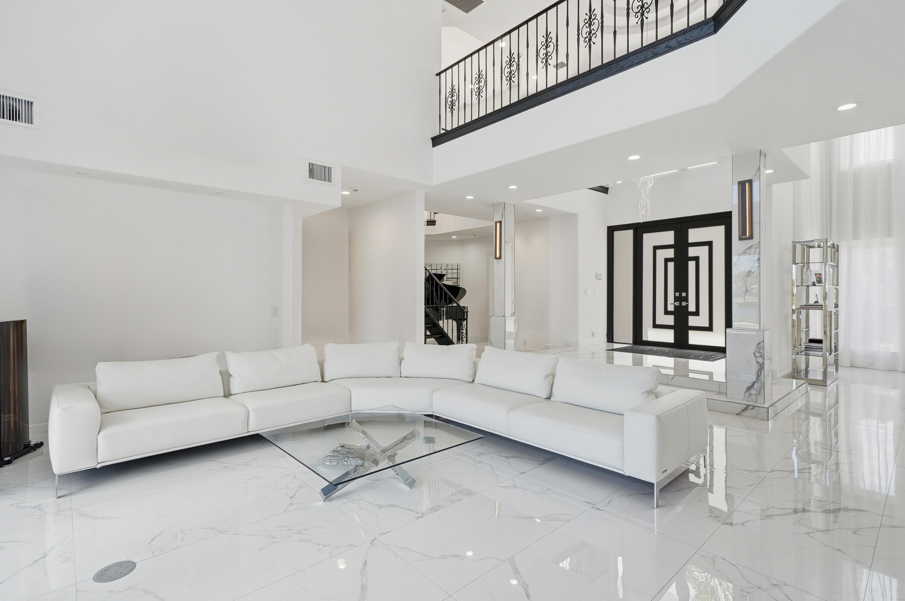 5600 Coastal Drive
