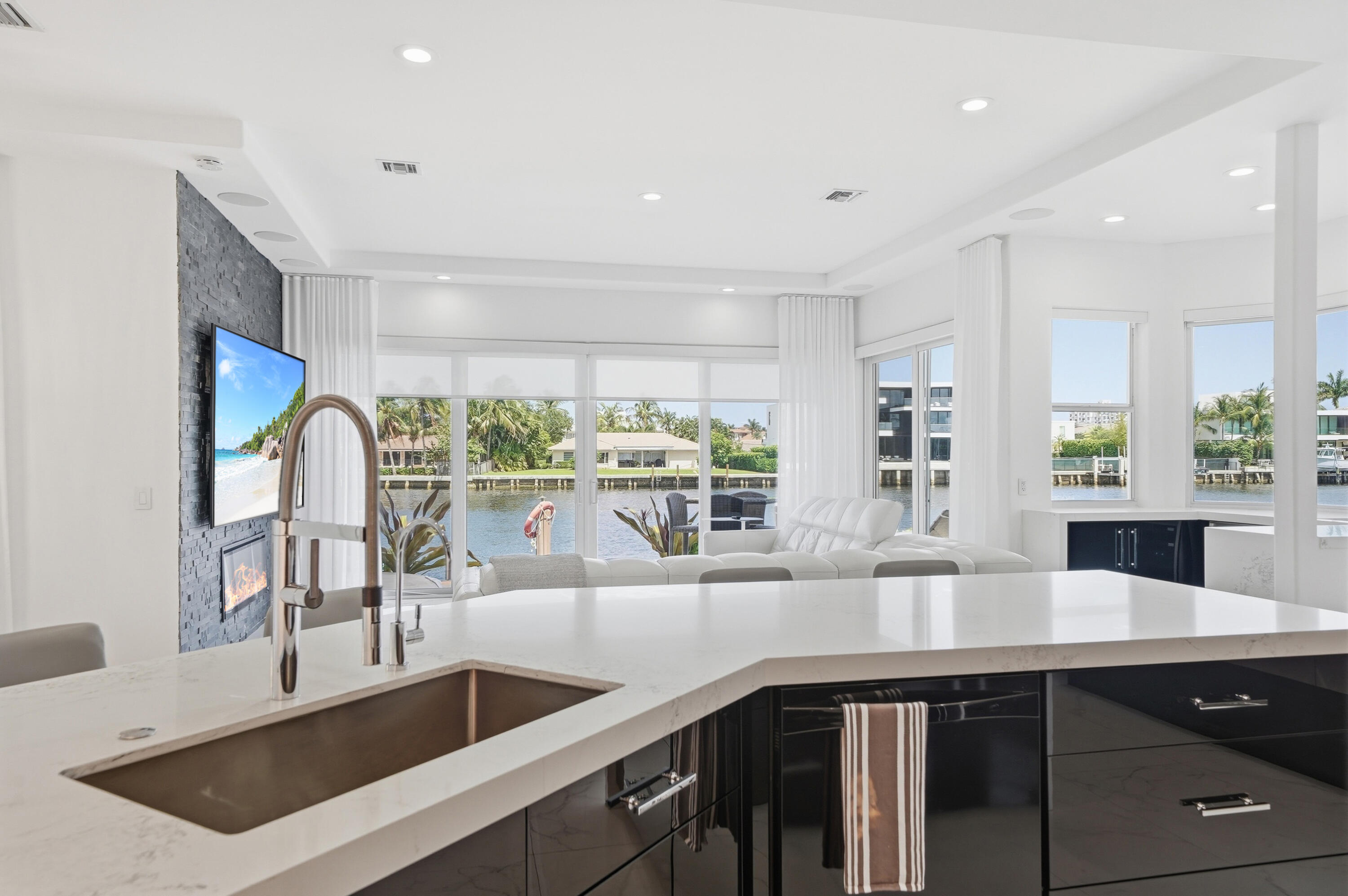 5600 Coastal Drive