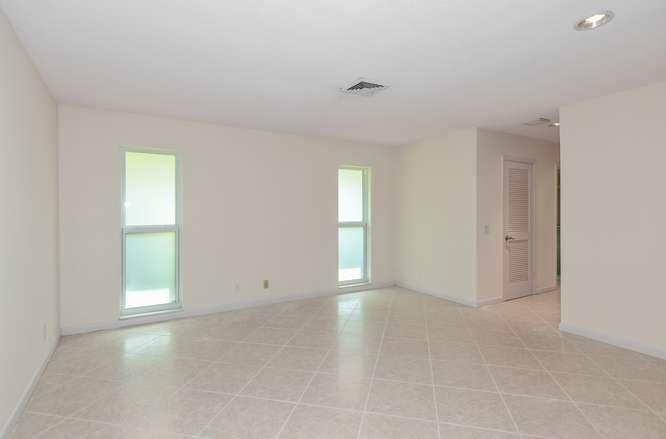 437 French Royale Circle