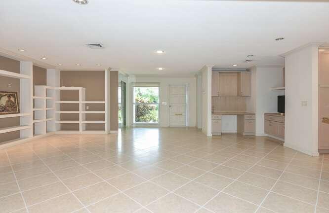 437 French Royale Circle