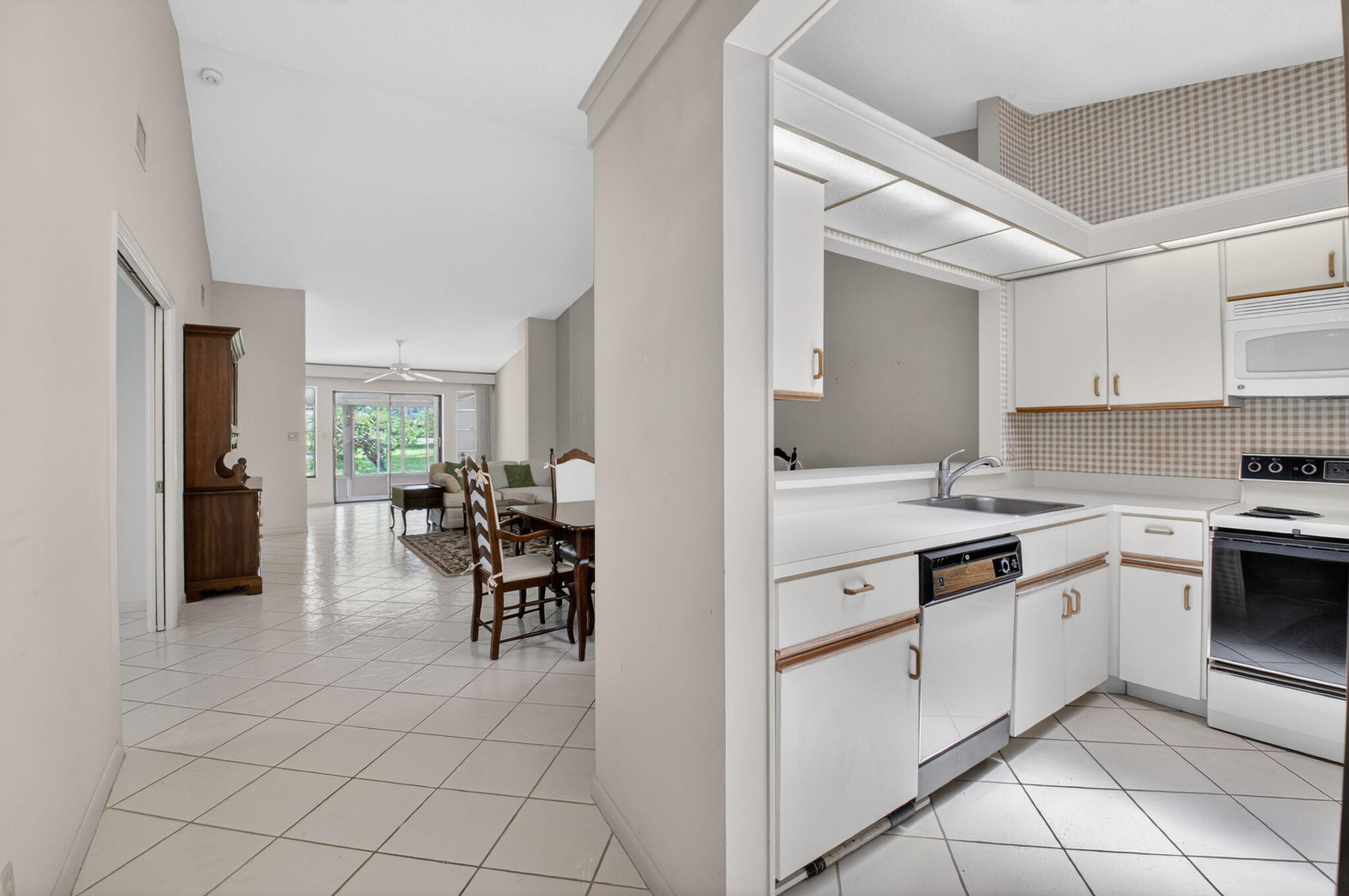 10939 Roebelini Palm Court A