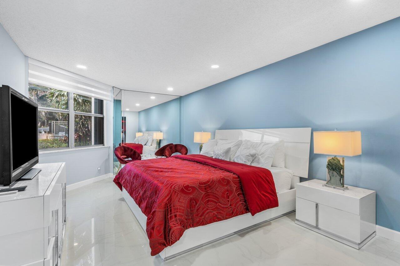 5200 N Ocean Drive 102