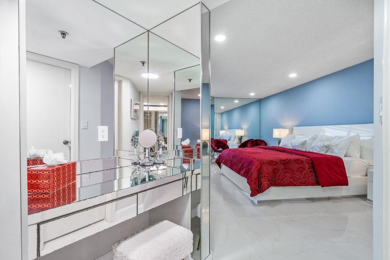 5200 N Ocean Drive 102