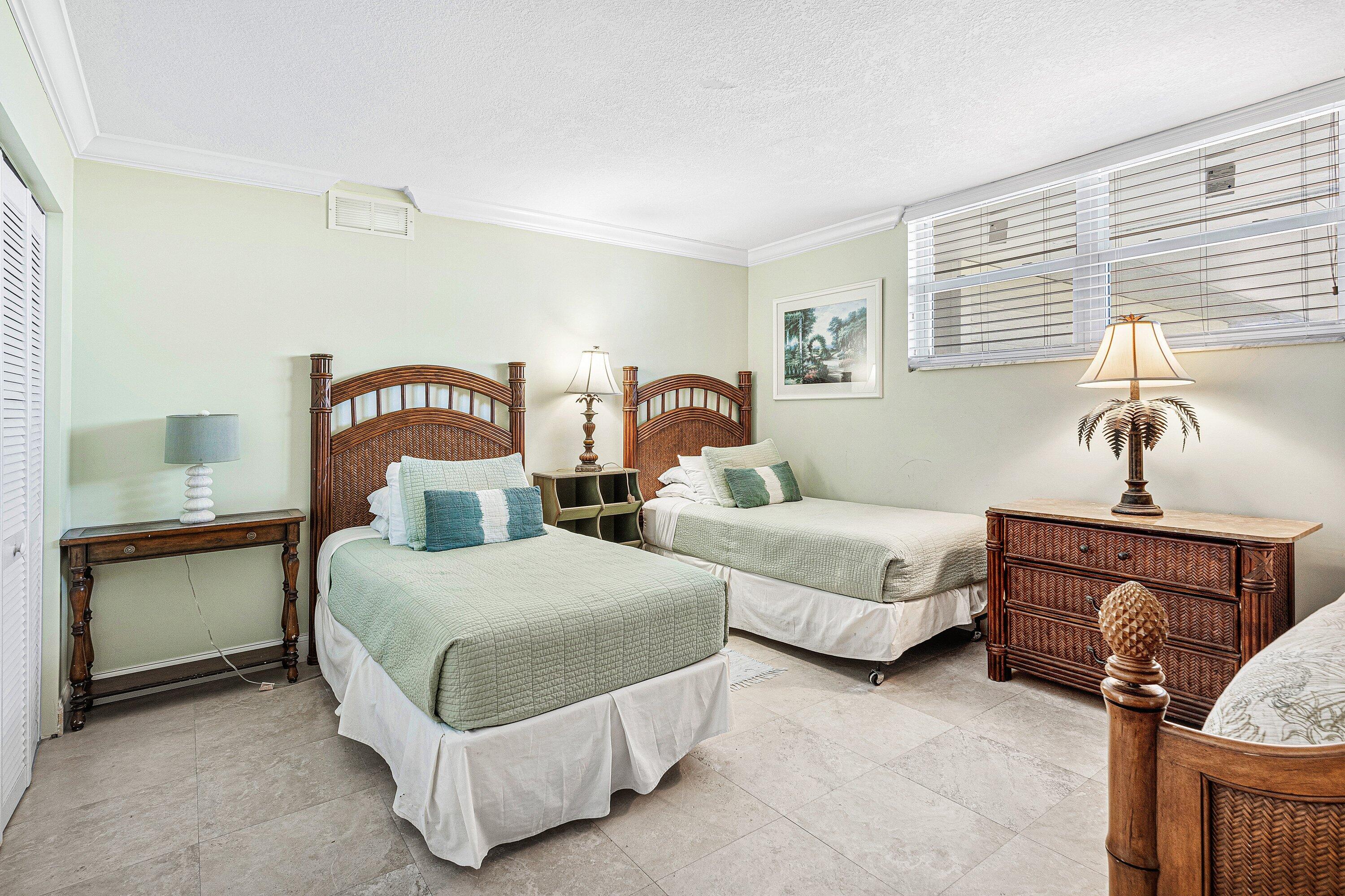 2080 E Hillsboro Boulevard 407
