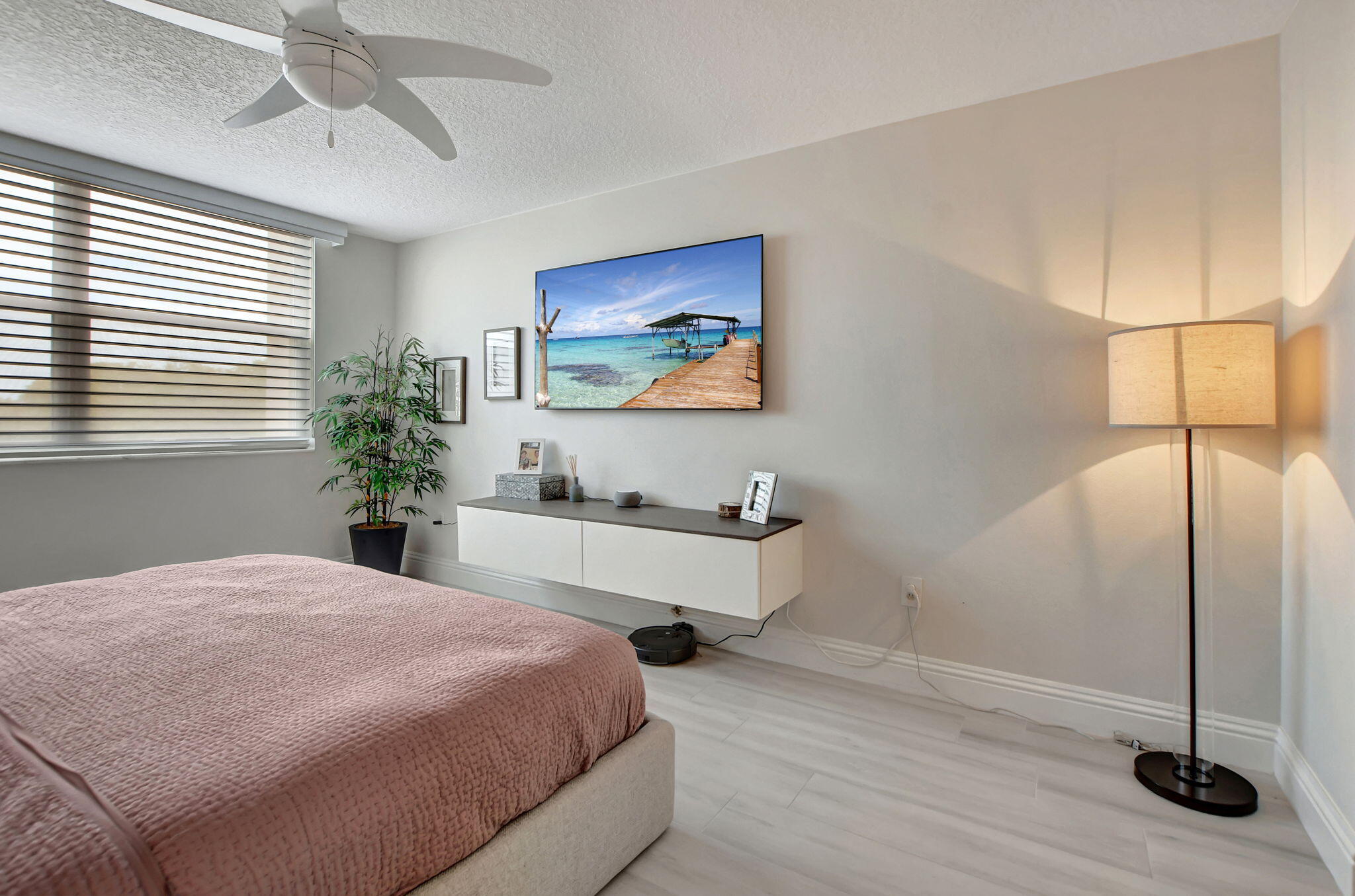 3594 S Ocean Boulevard 302