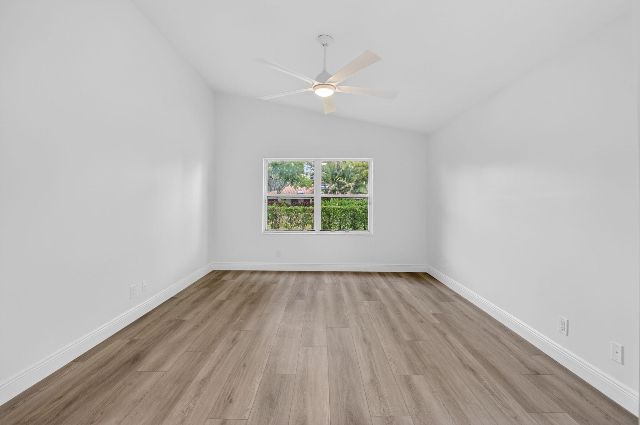 5891 Royal Isles Boulevard