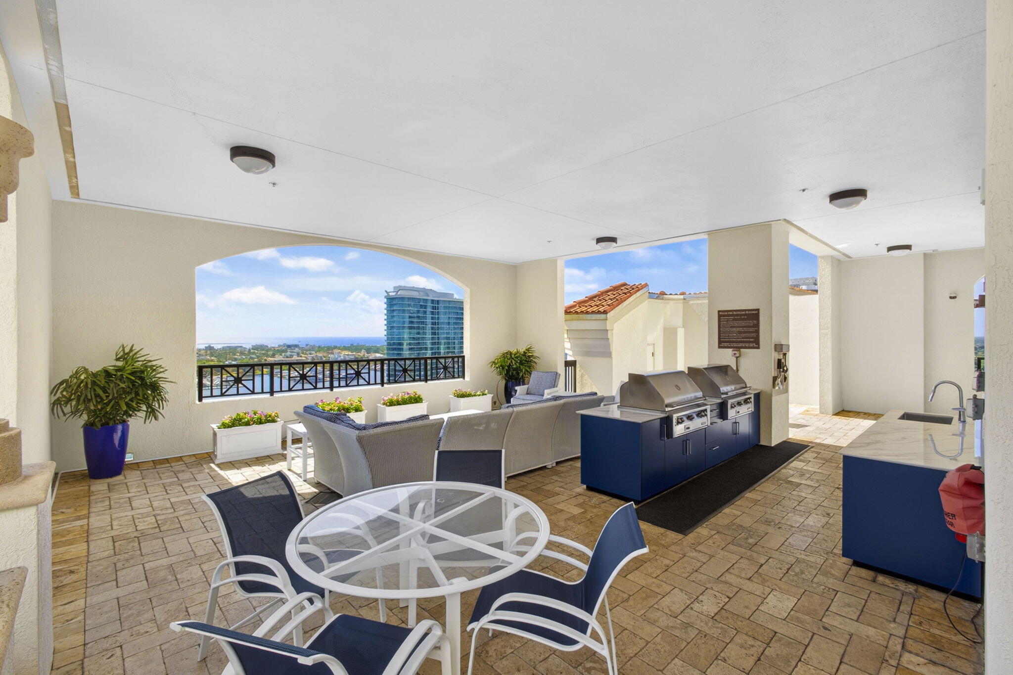 801 S Olive Avenue 614