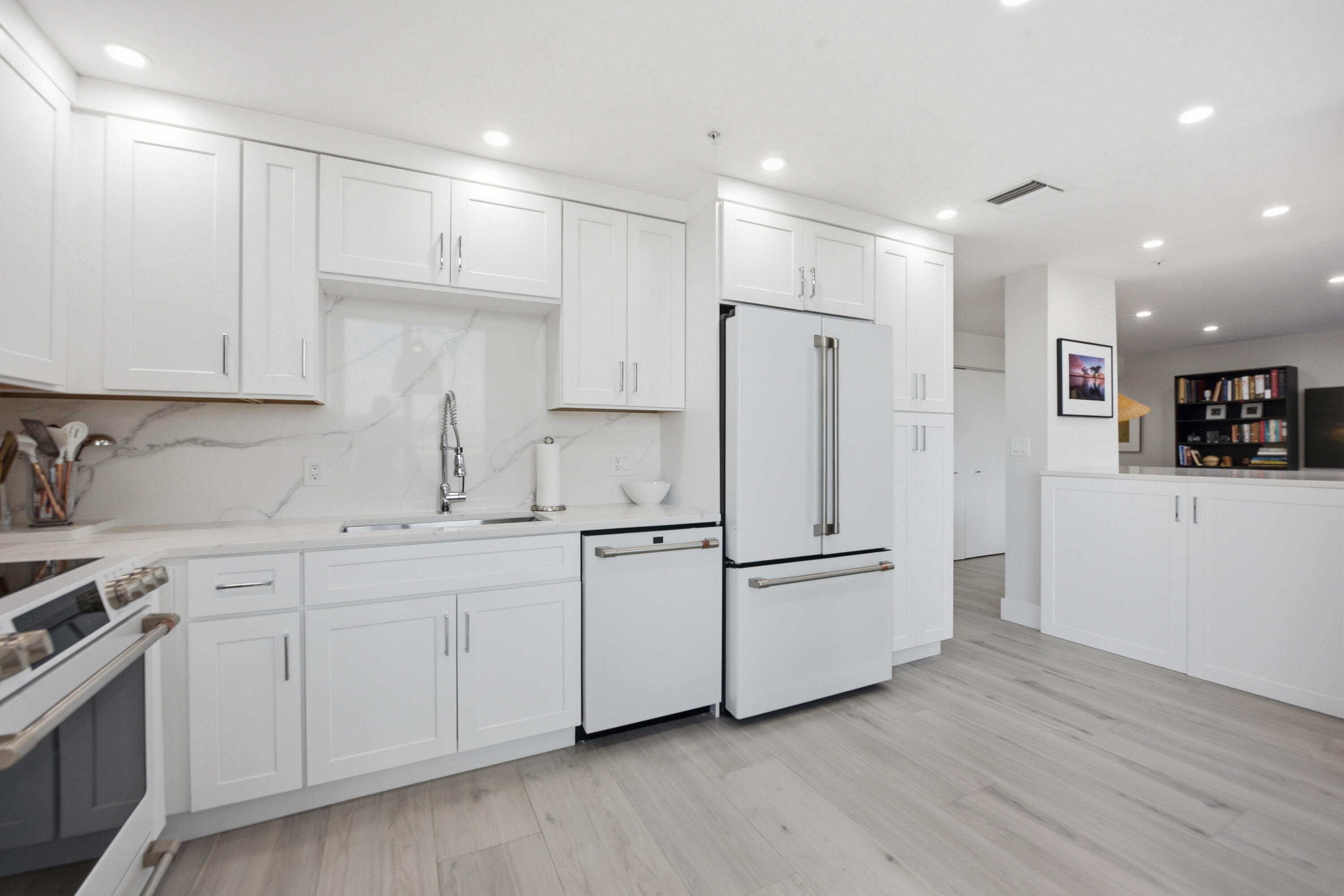 7768 Lakeside Boulevard 515