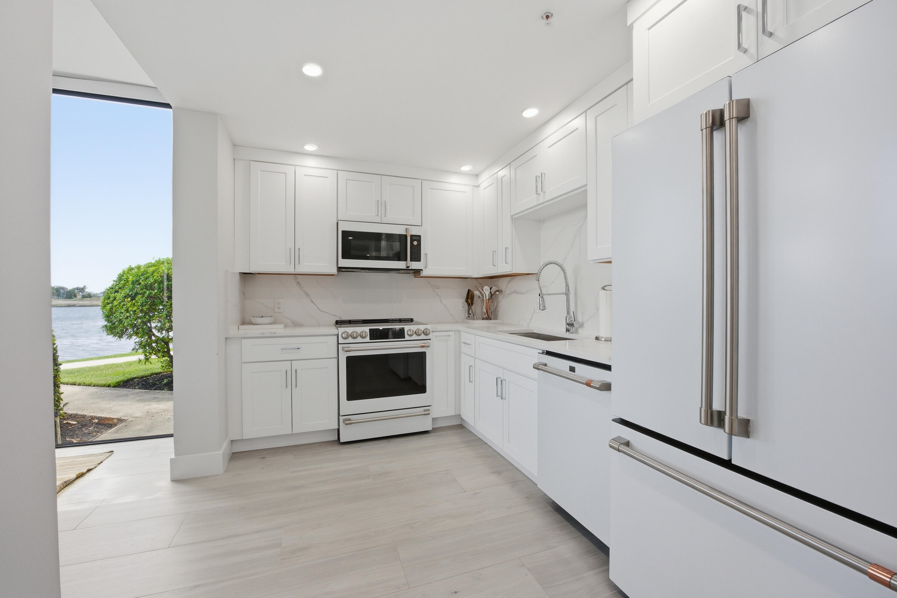 7768 Lakeside Boulevard 515