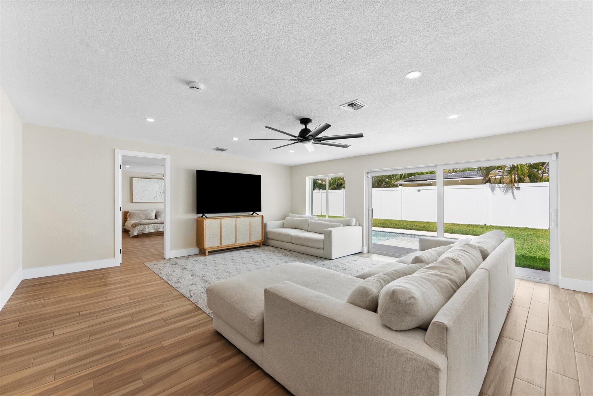 1289 SW 7th Street