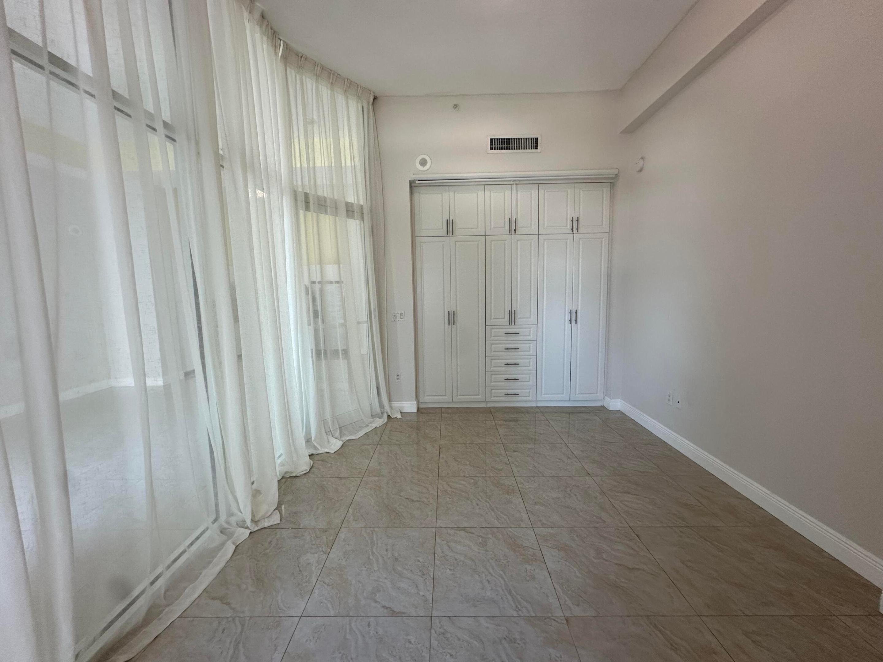 234 NE 3rd Street Uph06