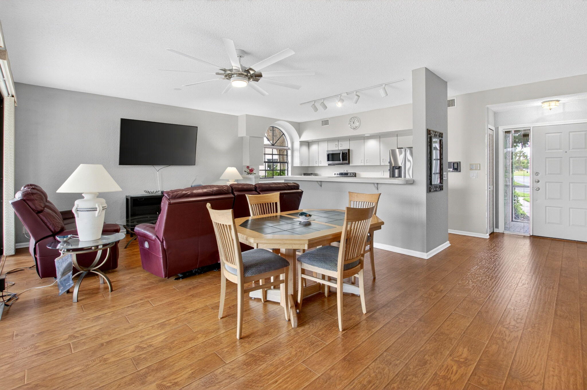 8073 Aberdeen Drive 201