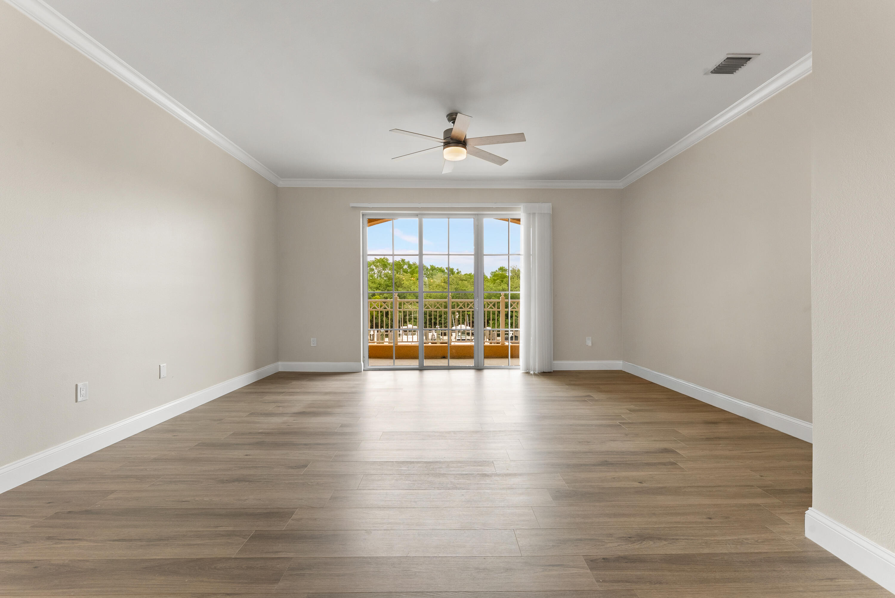 643 Casa Loma Boulevard