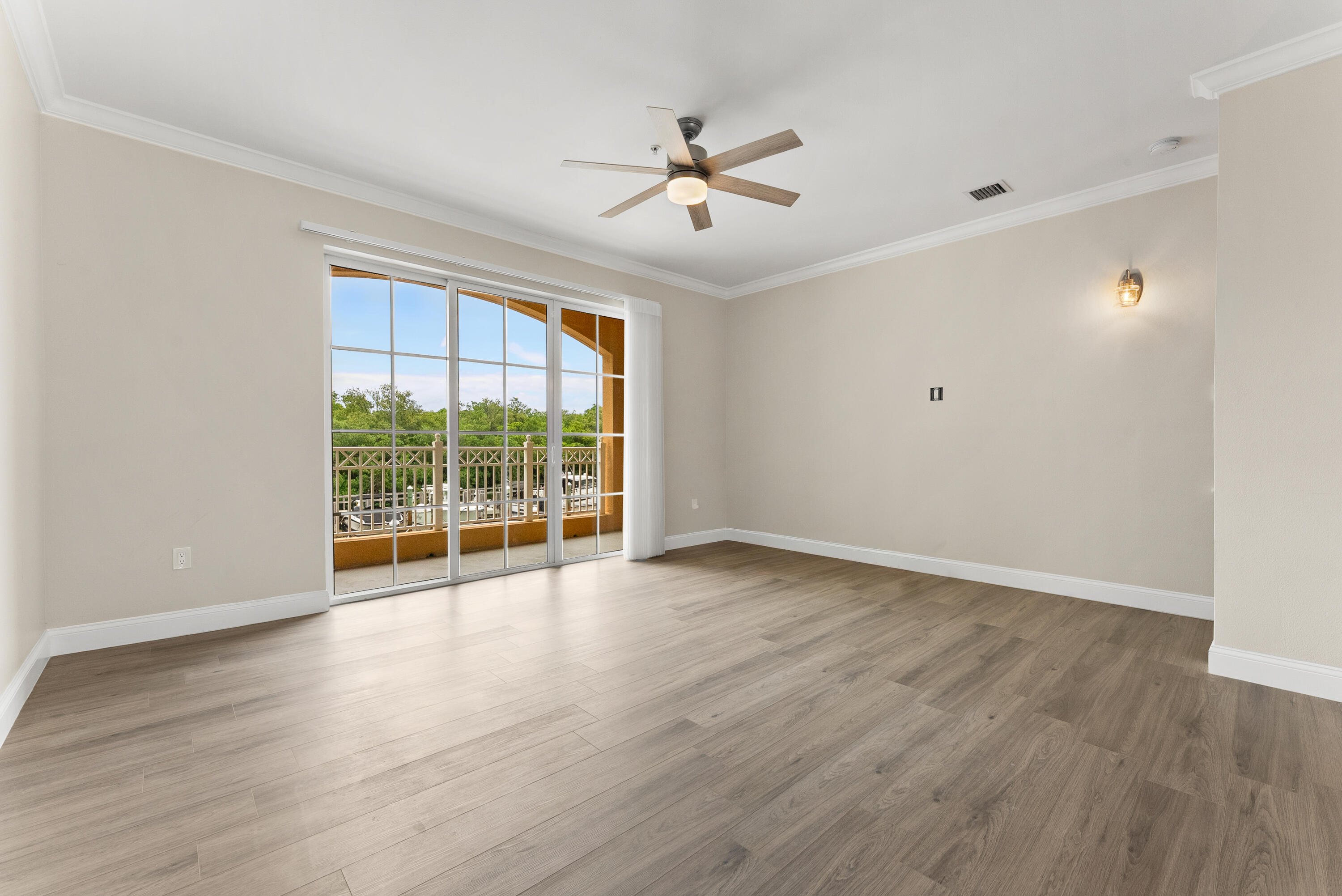 643 Casa Loma Boulevard