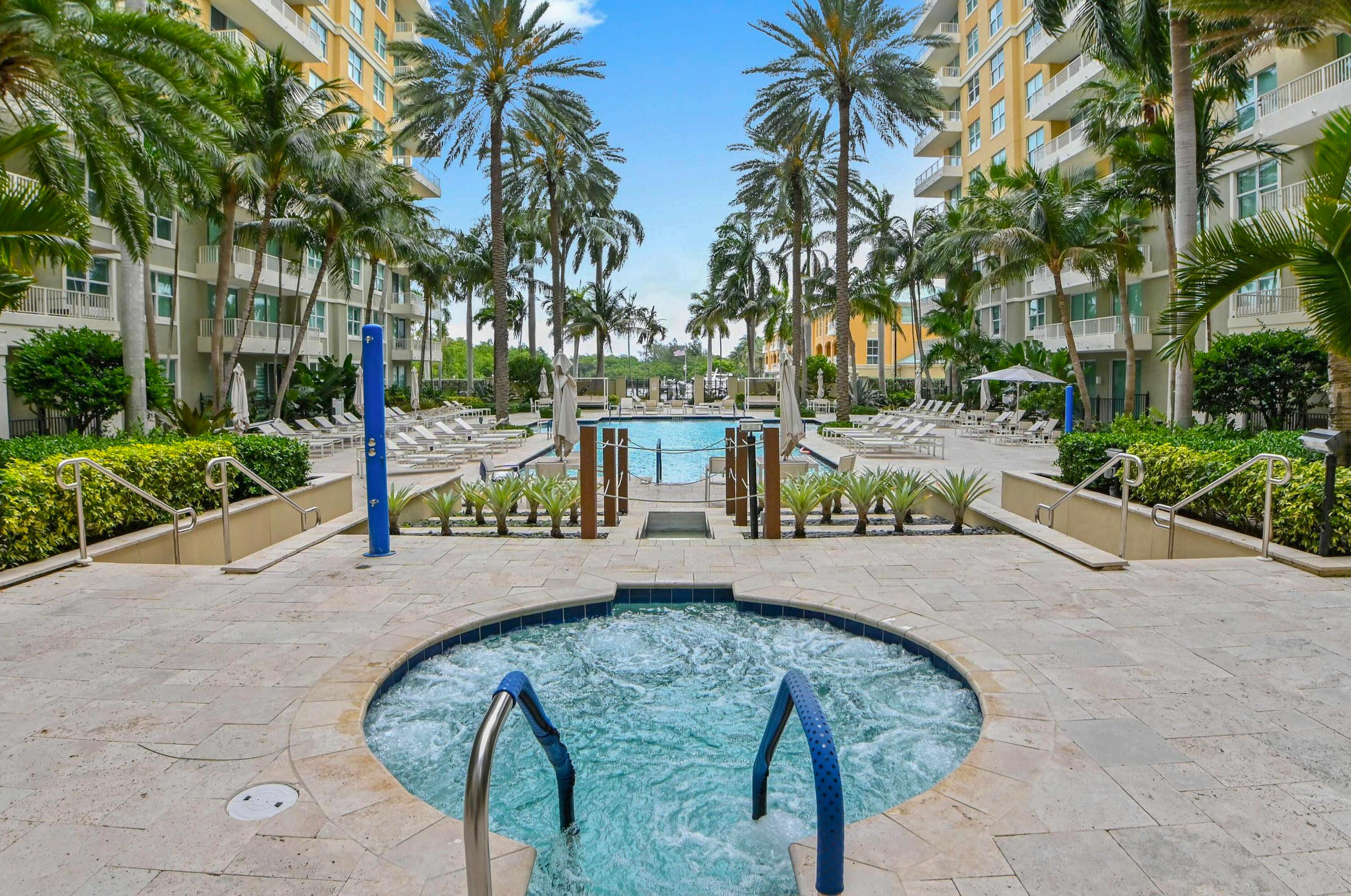 643 Casa Loma Boulevard