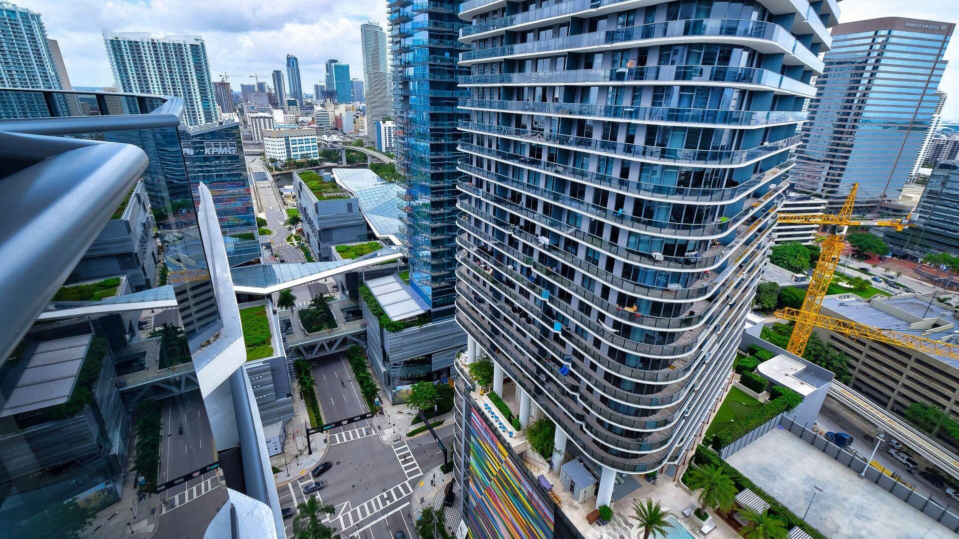 45 SW 9th Street 2502
