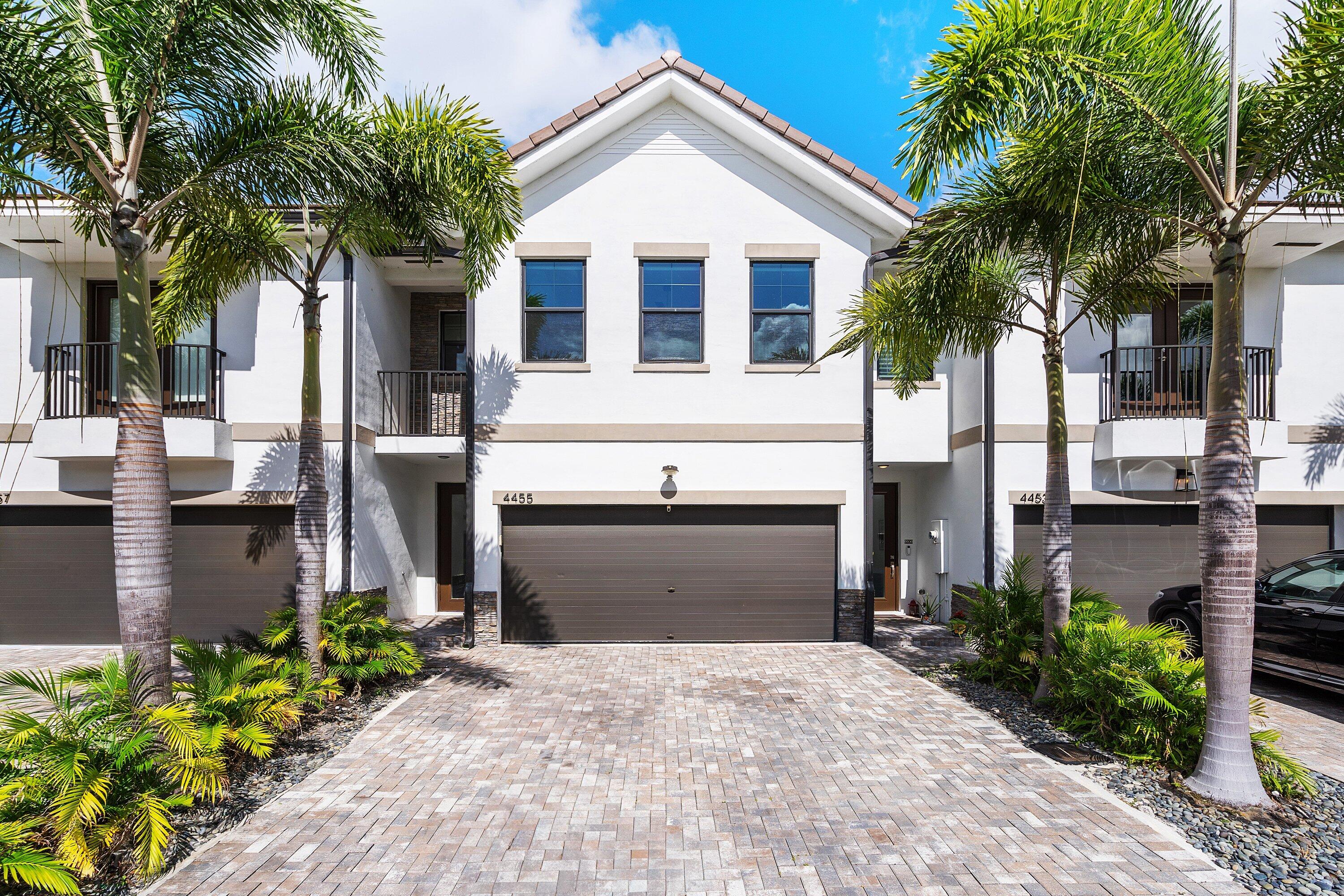 4455 E Aqua Bella Lane